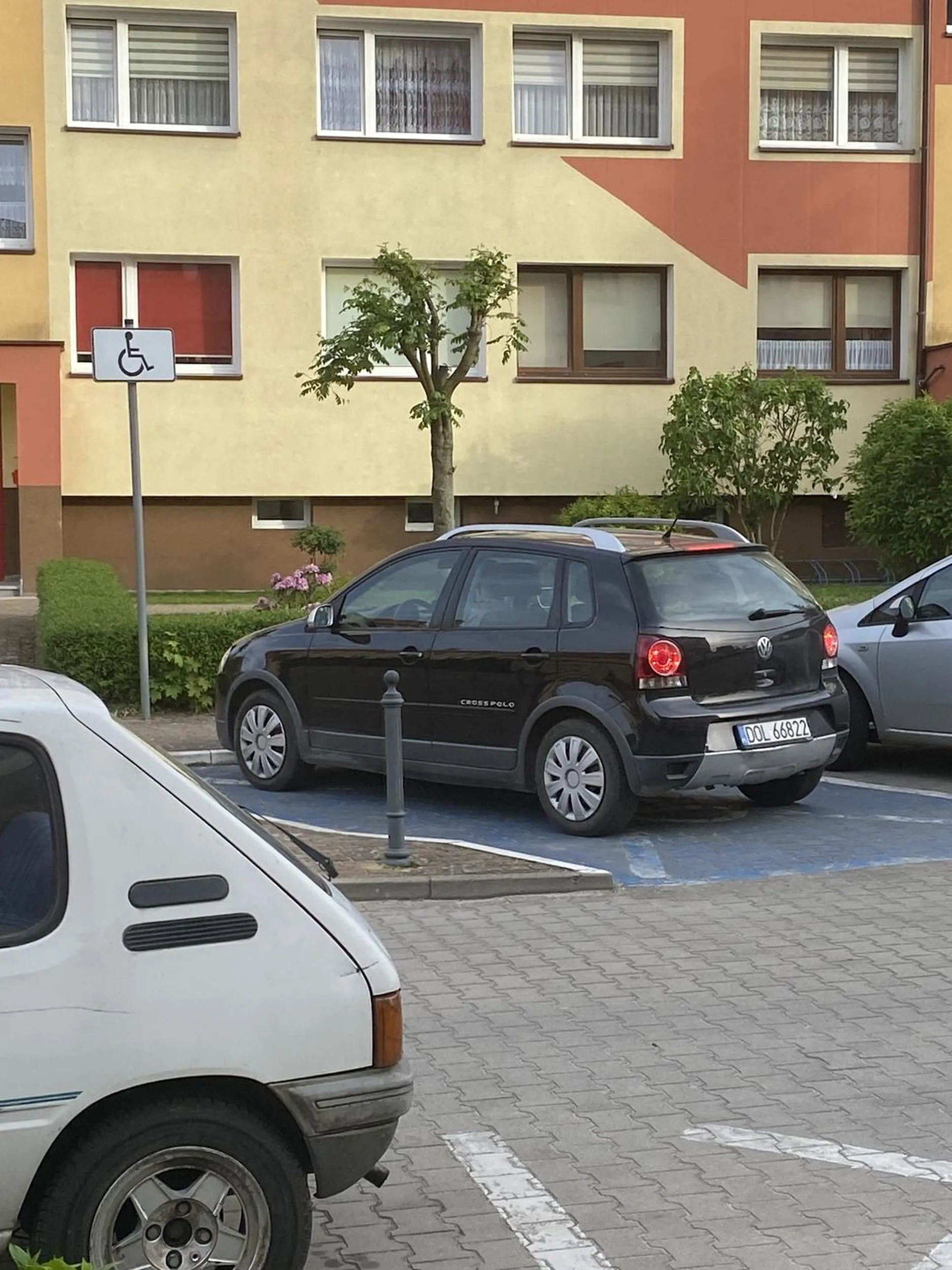 Parkuje na miejscu dla niepełnosprawnych…