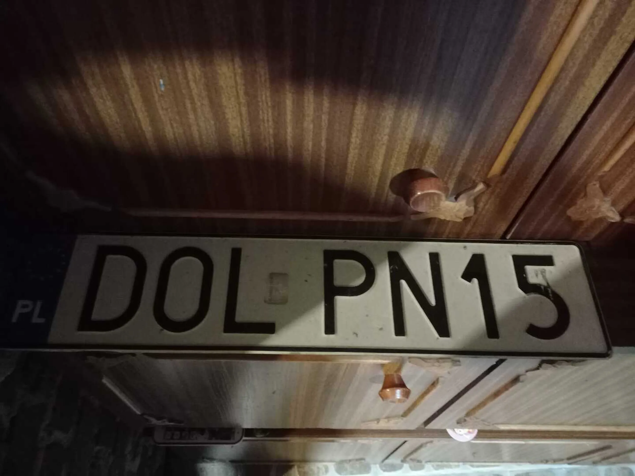 Tak jechał że mi wyjebał w syna i odpadła mu rejestracja. Jeszcze cię znajdę popaprańcu