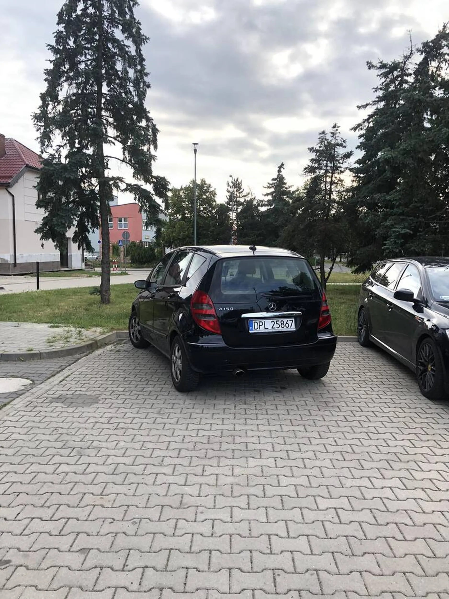 Za takie parkowanie powinni Cię odholować albo chociaż mandat wlepić