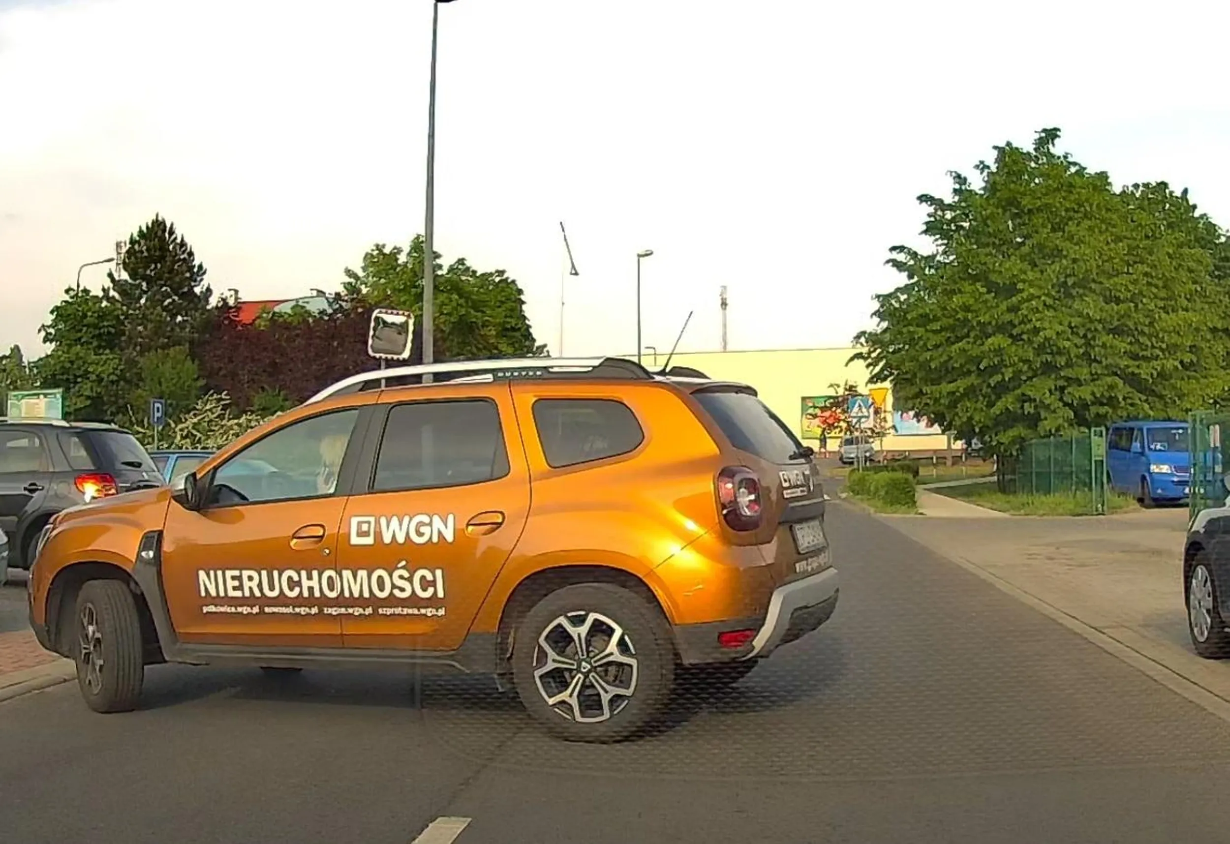 Nie ma to jak wyjechać komuś przed maskę z telefonem przy uchu !!!