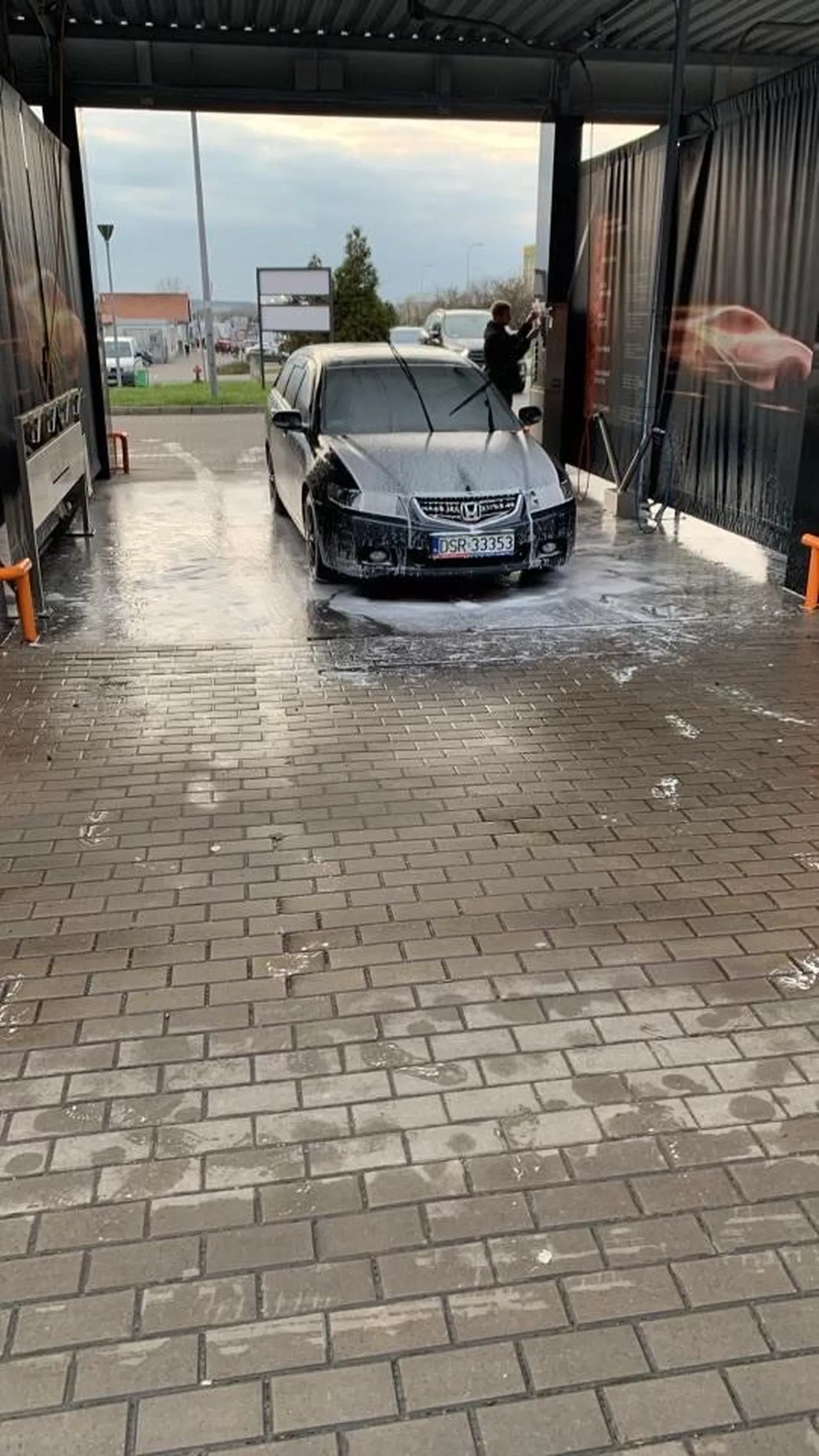 BANDYTA OD GOLFA (DLU13031) POWRÓCIŁ I MYŚLAŁ ŻE NIKT GO NIE POZNA