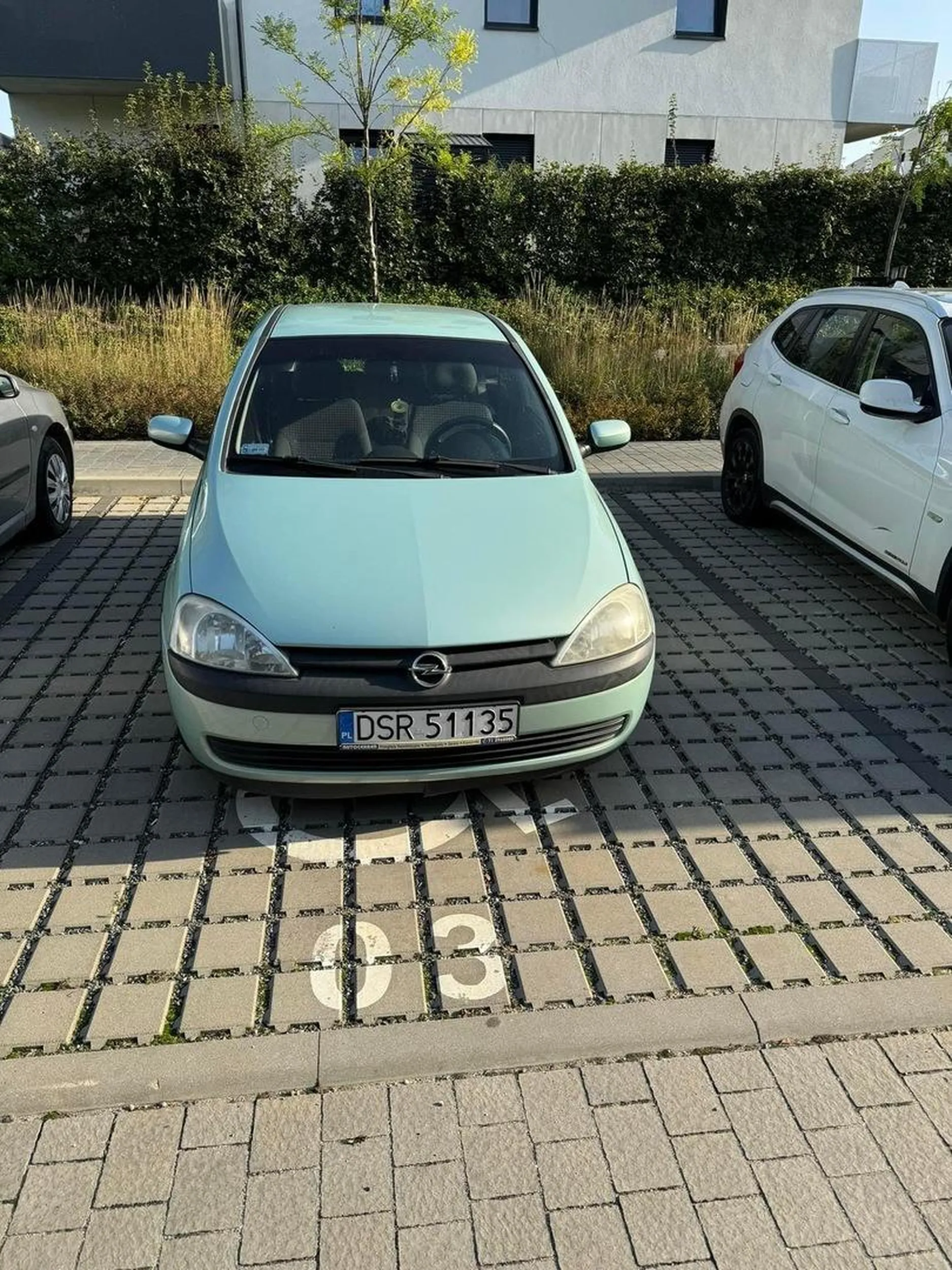 Parkowanie na miejscu dla niepełnosprawnych będąc pełnosprawną osobą to szczyt bezczelności.