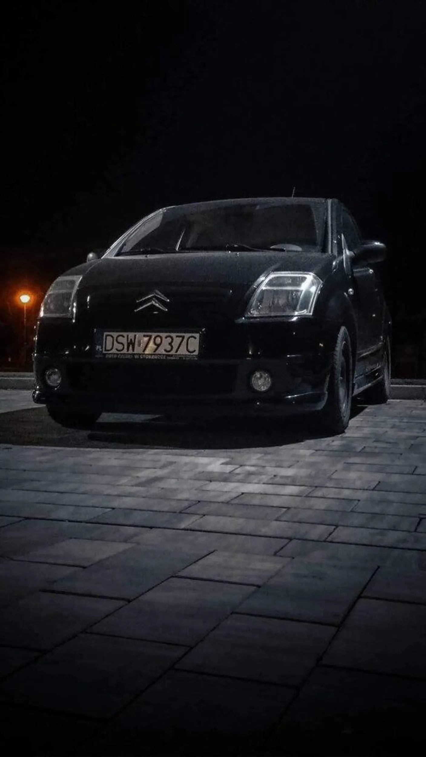 Młodociany niewyżyty pirat drogowy. Trzymajcie się od niego z daleka!