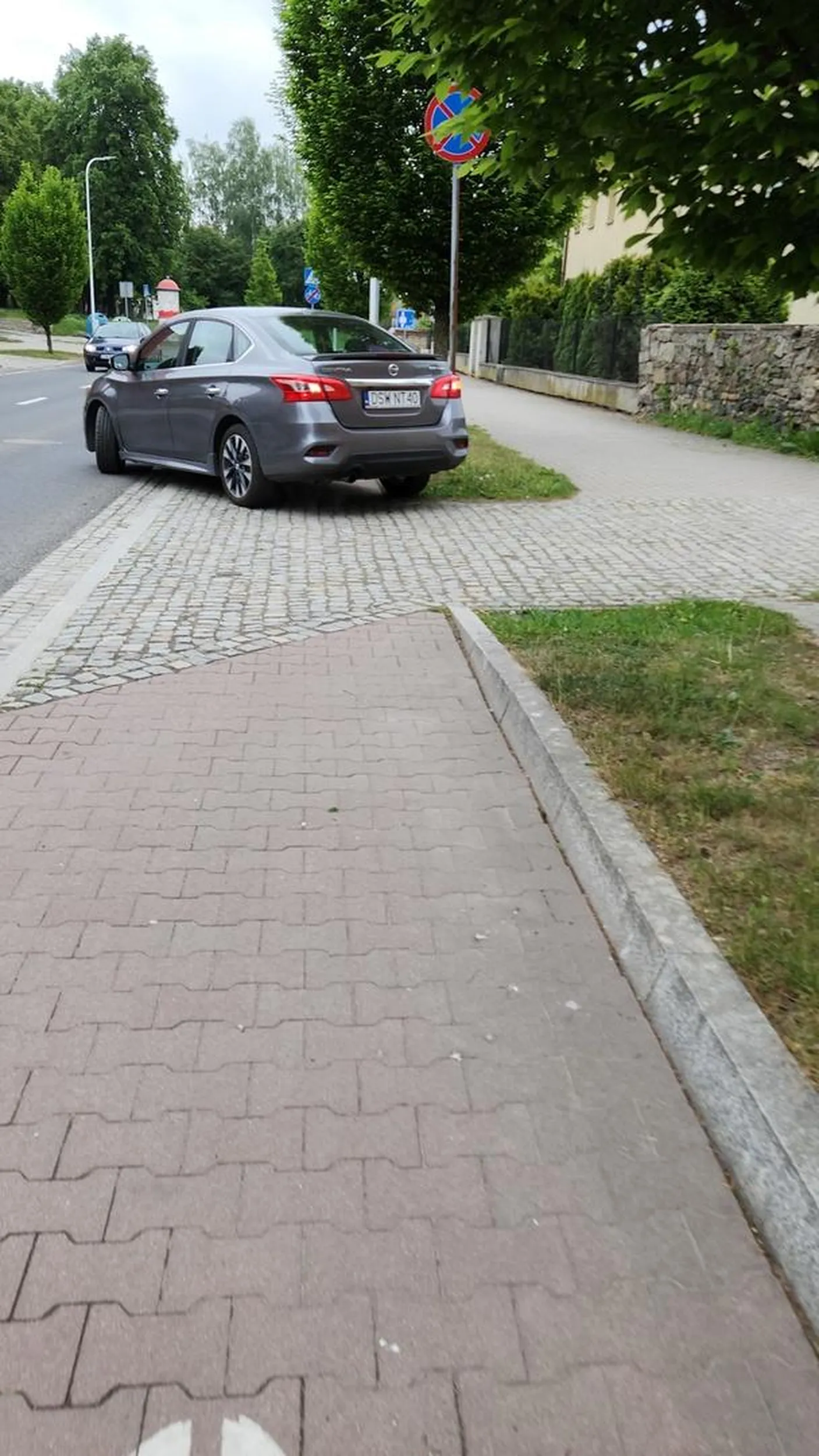 Zaparkował na ścieżce rowerowej