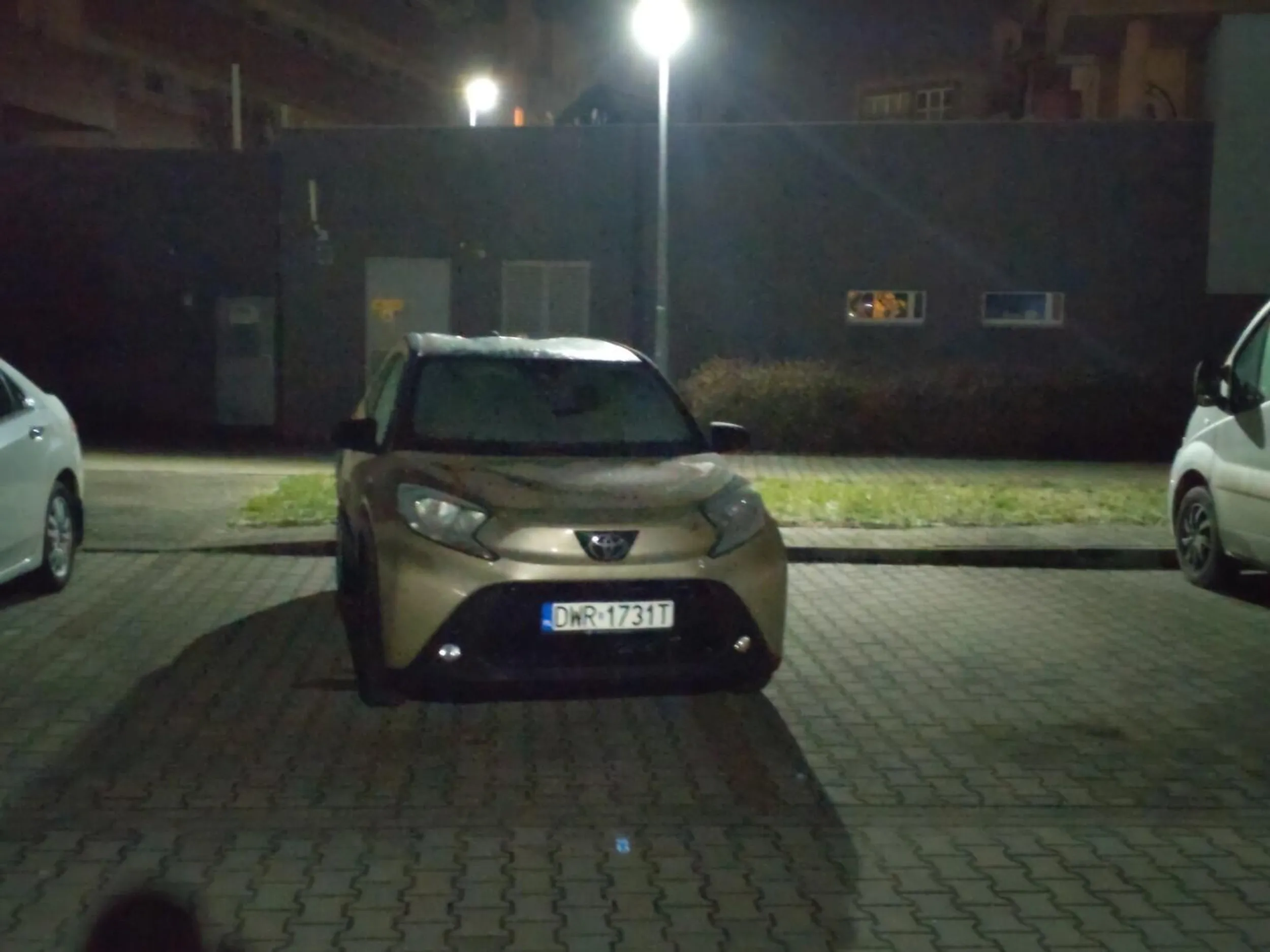 No słabiutkie to parkowanie, jest miejsce do poprawy.