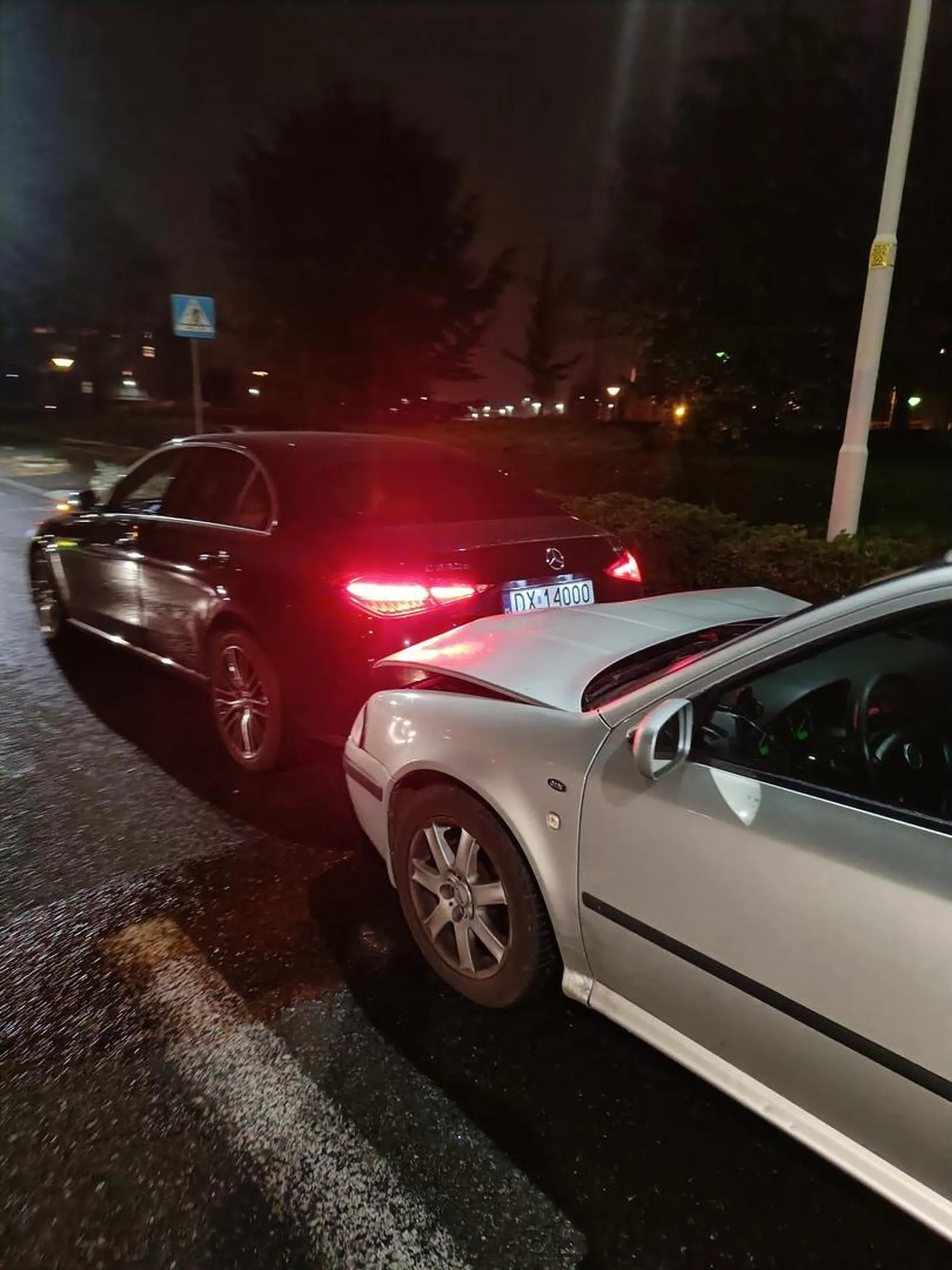 Próbowała wymusić odszkodowanie na Mercedesie kosztem dwóch kierowców na moście grunwaldzkim