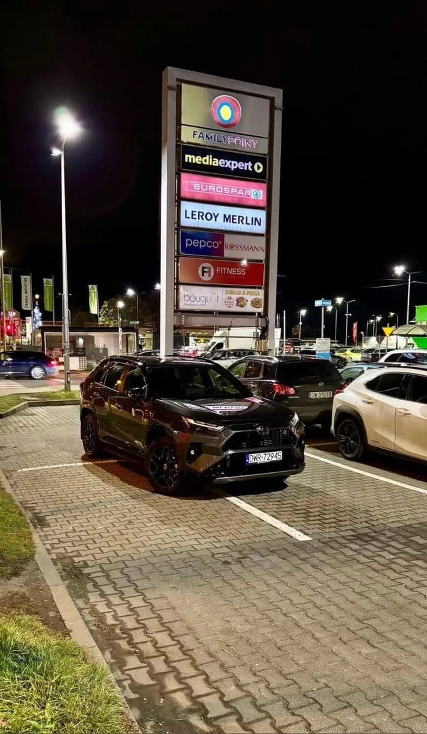 Wieś przyjechała na zakupy.