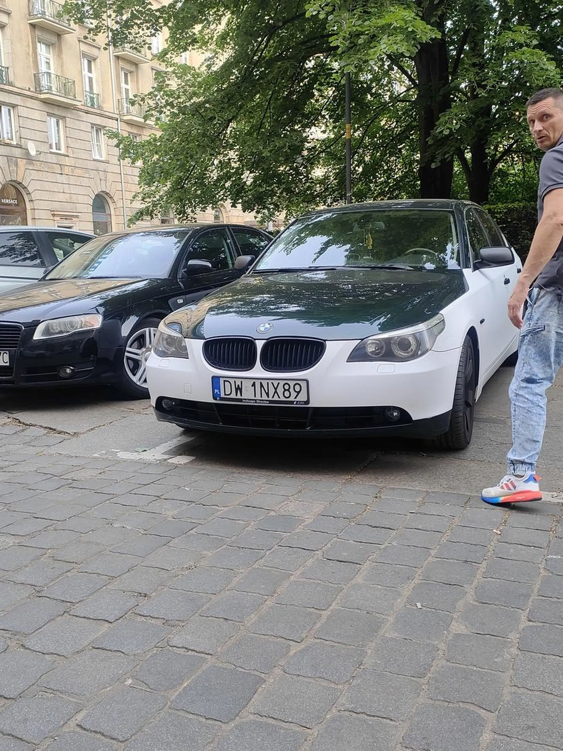 Nie polecam kierowcy,grozi pobiciem i śmiercią i jest pizdą