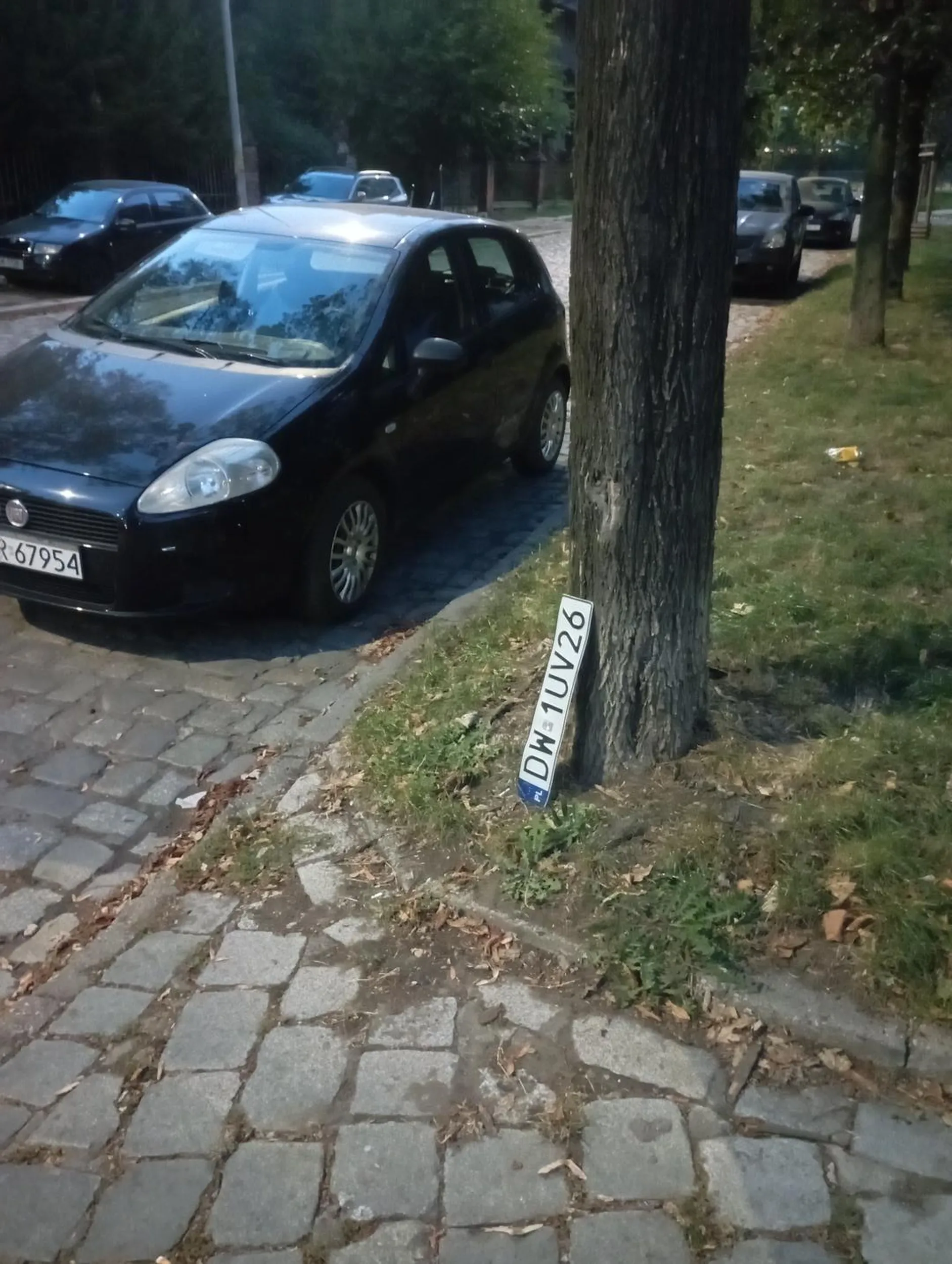 Zgubiona tablica przy samie społem na kleczkowskiej / Zegadłowicza