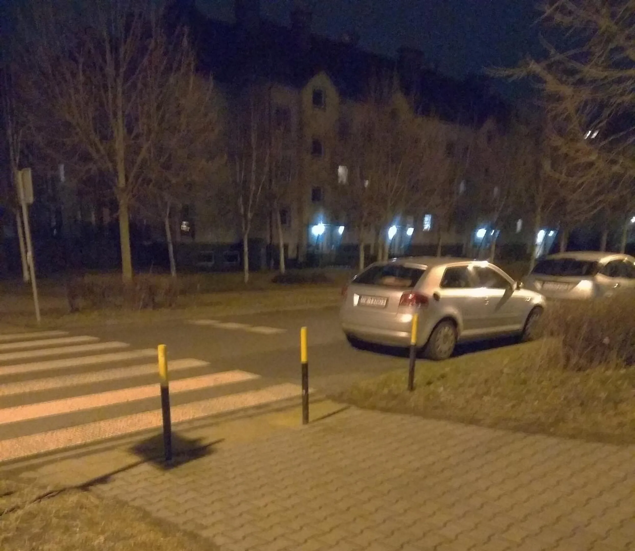 10m od przejścia. Tam jest twoje miejsce.