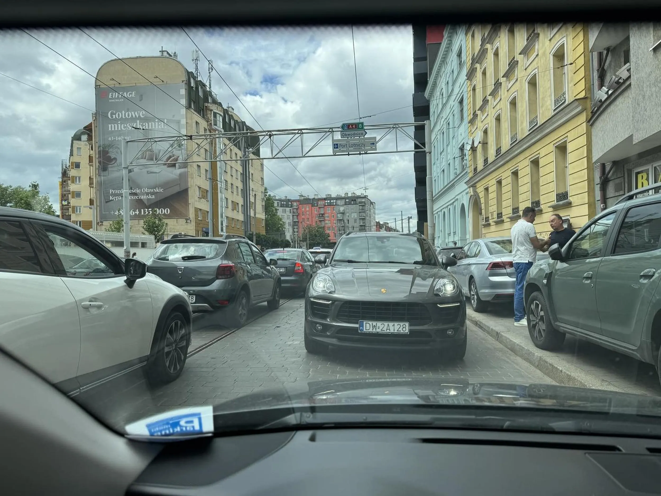 Jazda pod prąd i blokowanie ruchu.