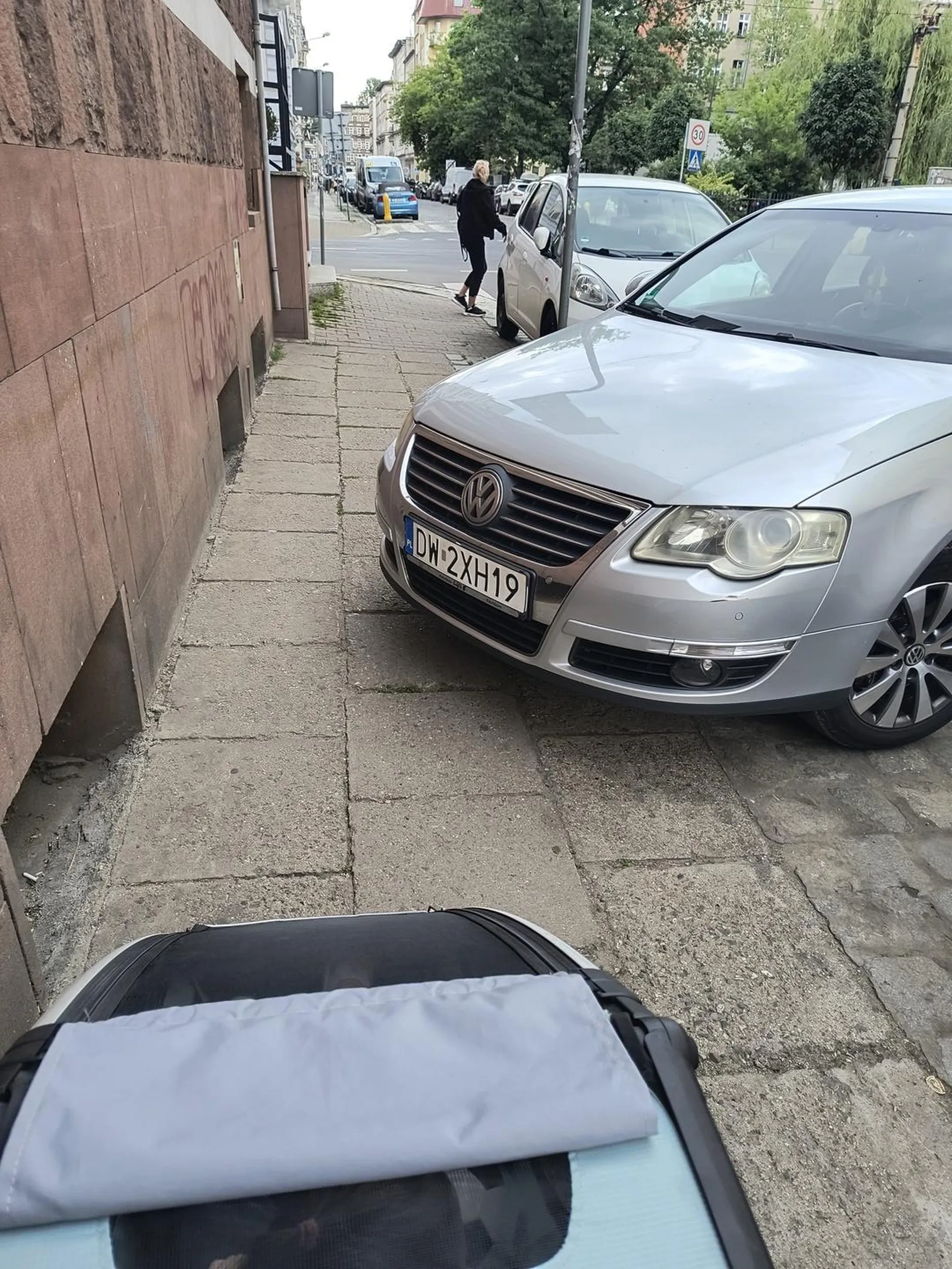 Problemy z czytaniem obrazków(znaków) skutkują, że parkuje jak ostatnia ameba...