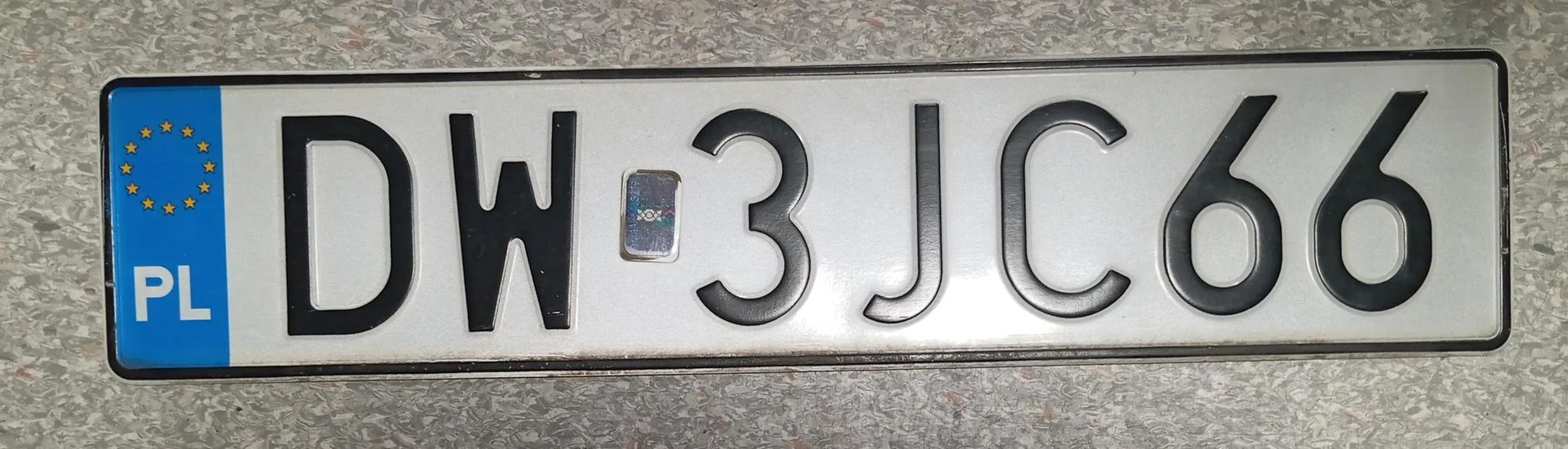 Zgubił blachy i spierdolił