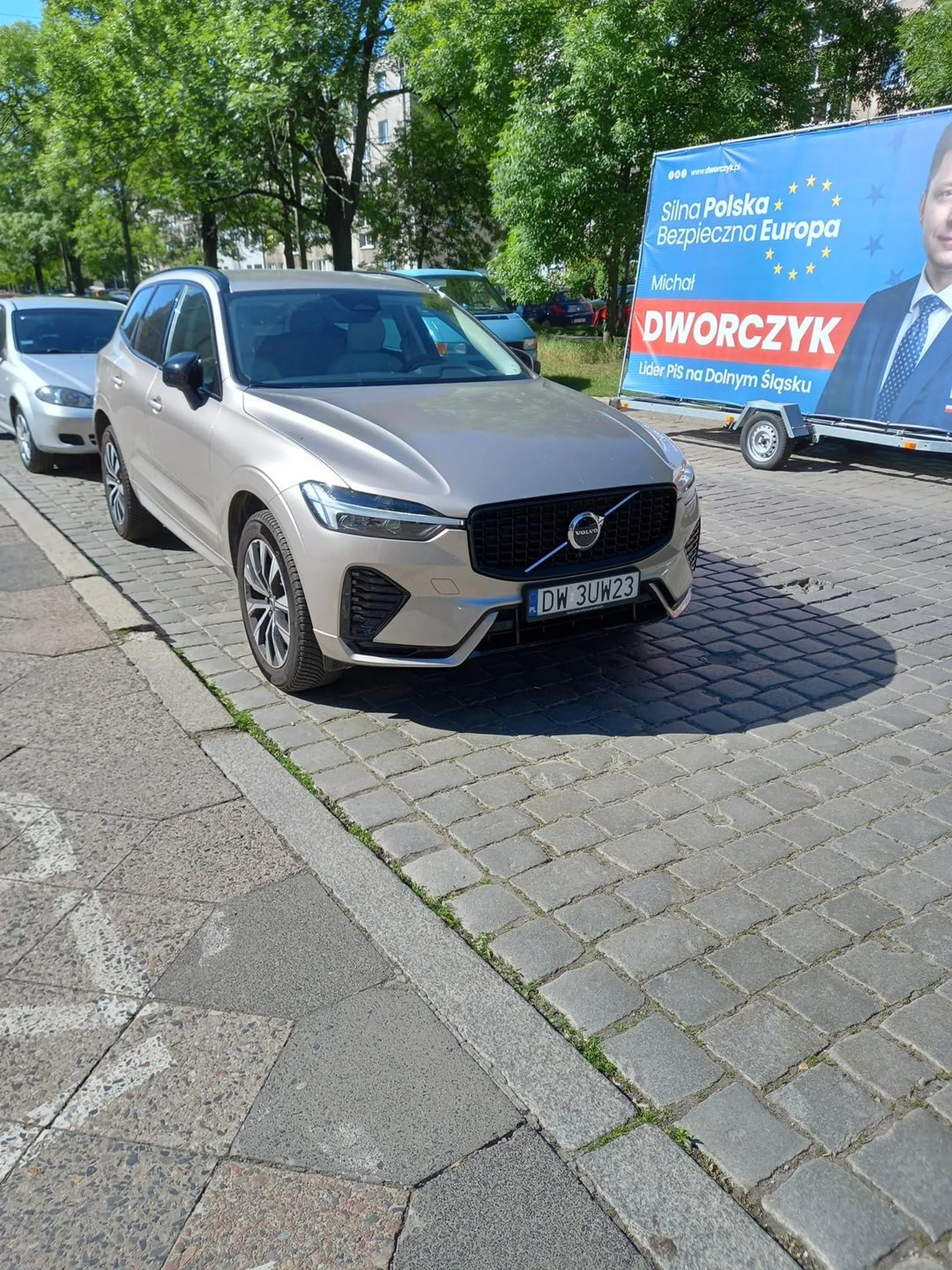 Zastawia wjazd na posesję