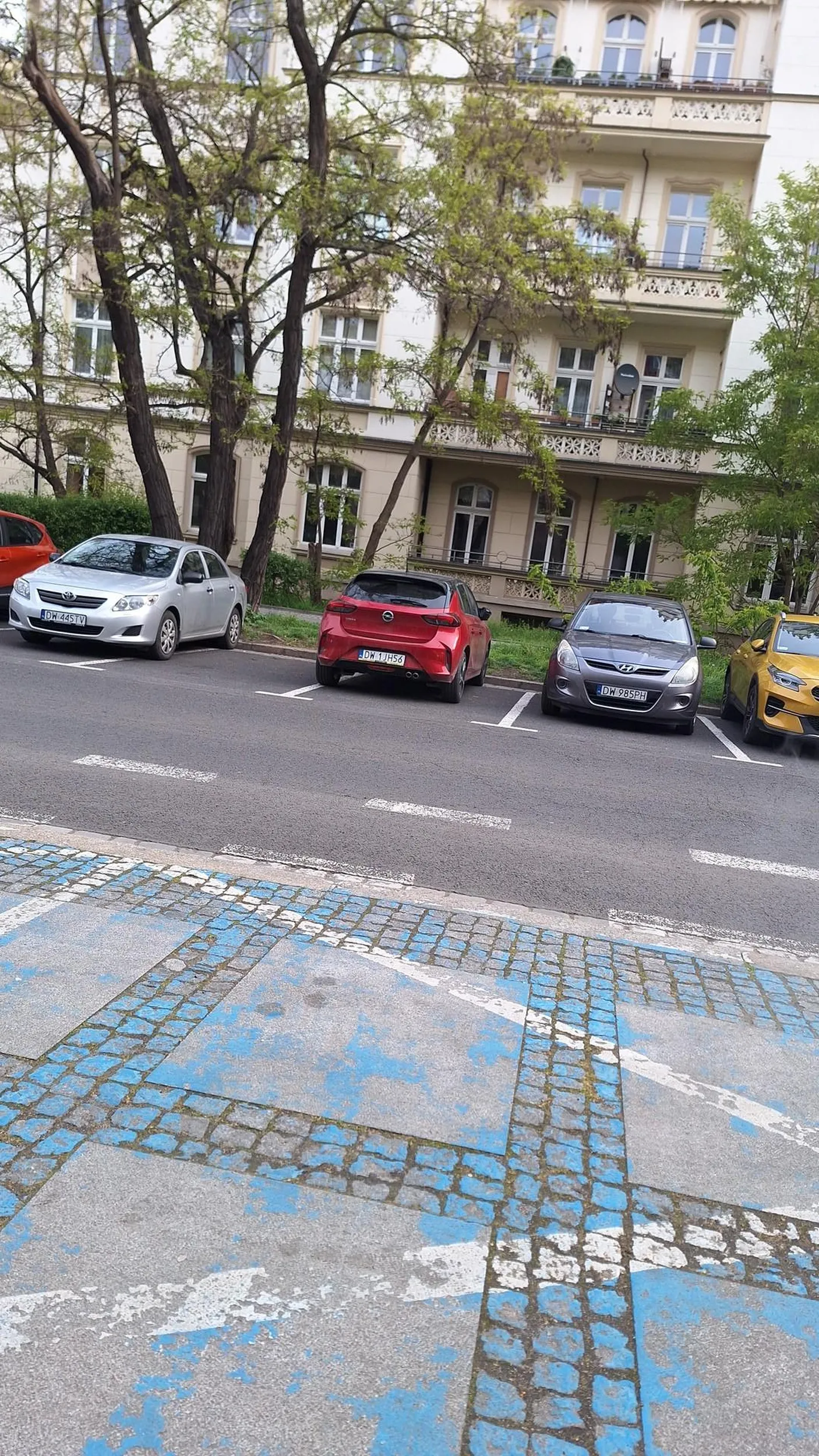 Trzeba się chyba cofnąć do przedszkola jak uczyli nie wyjeżdżać za linie