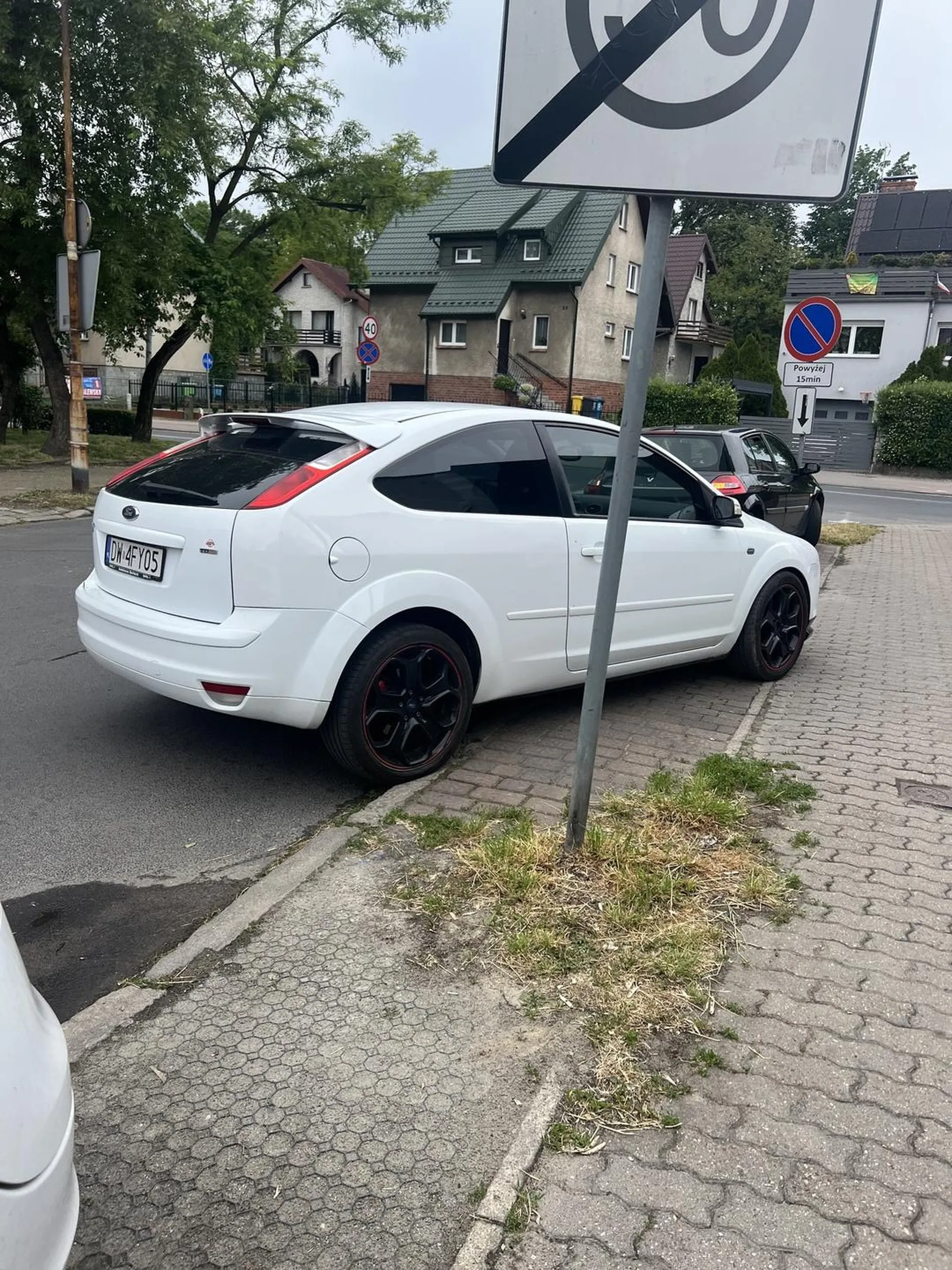 Nie będę komentować twojego sposobu parkowania.