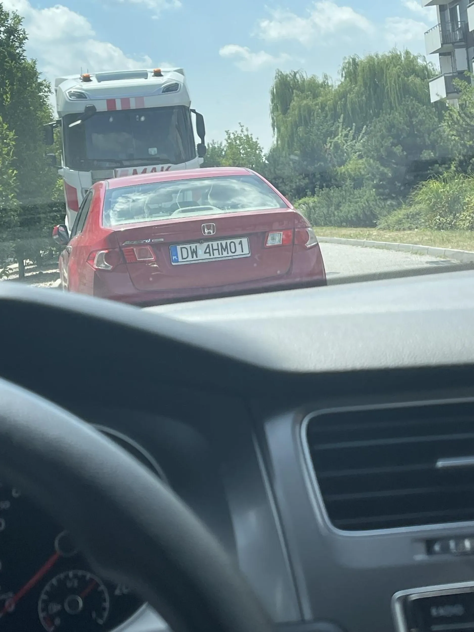 Baran wyzywa od Ukraińców .. powiedział że zakaz parkowania mam a sam się zaparkował jak par…..&&