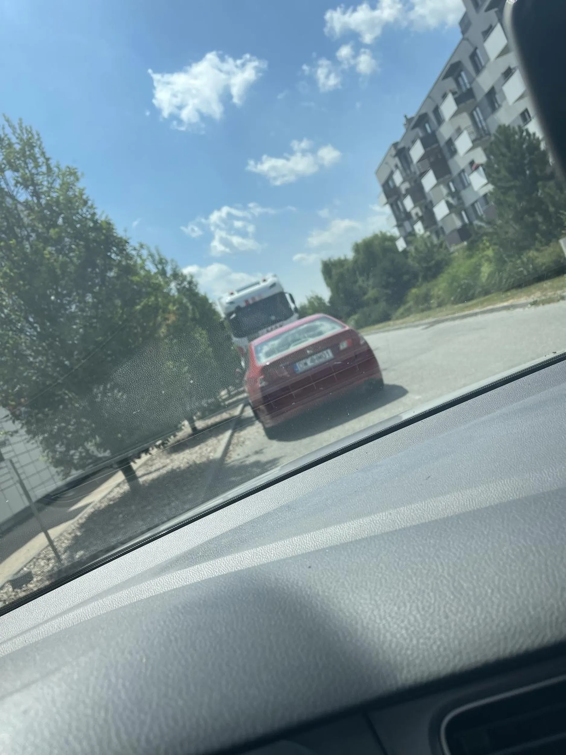 Baran wyzywa od Ukraińców .. powiedział że zakaz parkowania mam a sam się zaparkował jak par…..&&