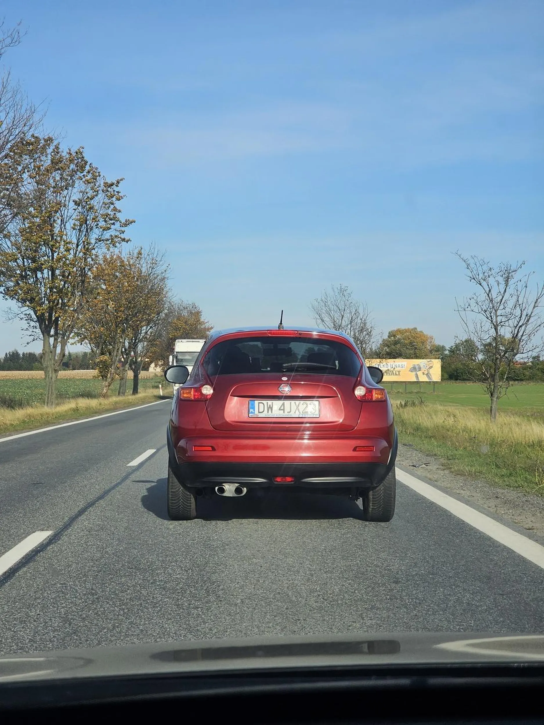 Podziękuj mądralo, że Ci życie darowałem na dk8 i zjechałem na pobocze  widząc w lusterku że wyprzedzasz bo po tej czołówce by z Ciebie mielonka została