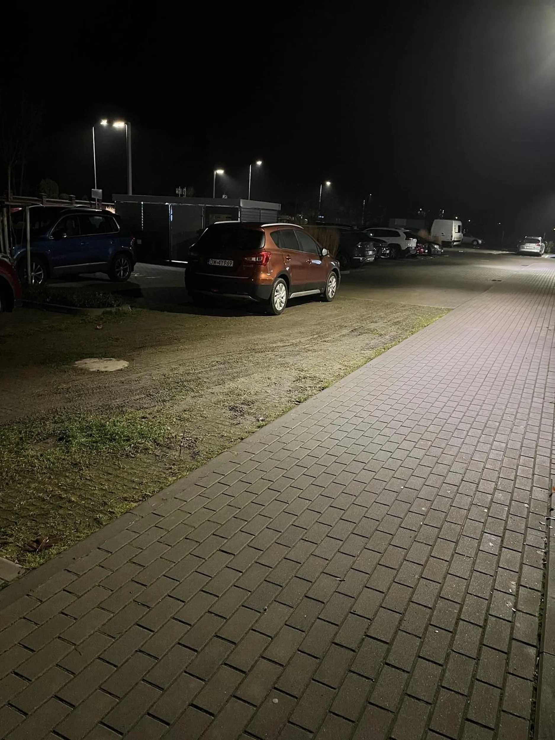 Fan rozjeżdżania zieleni