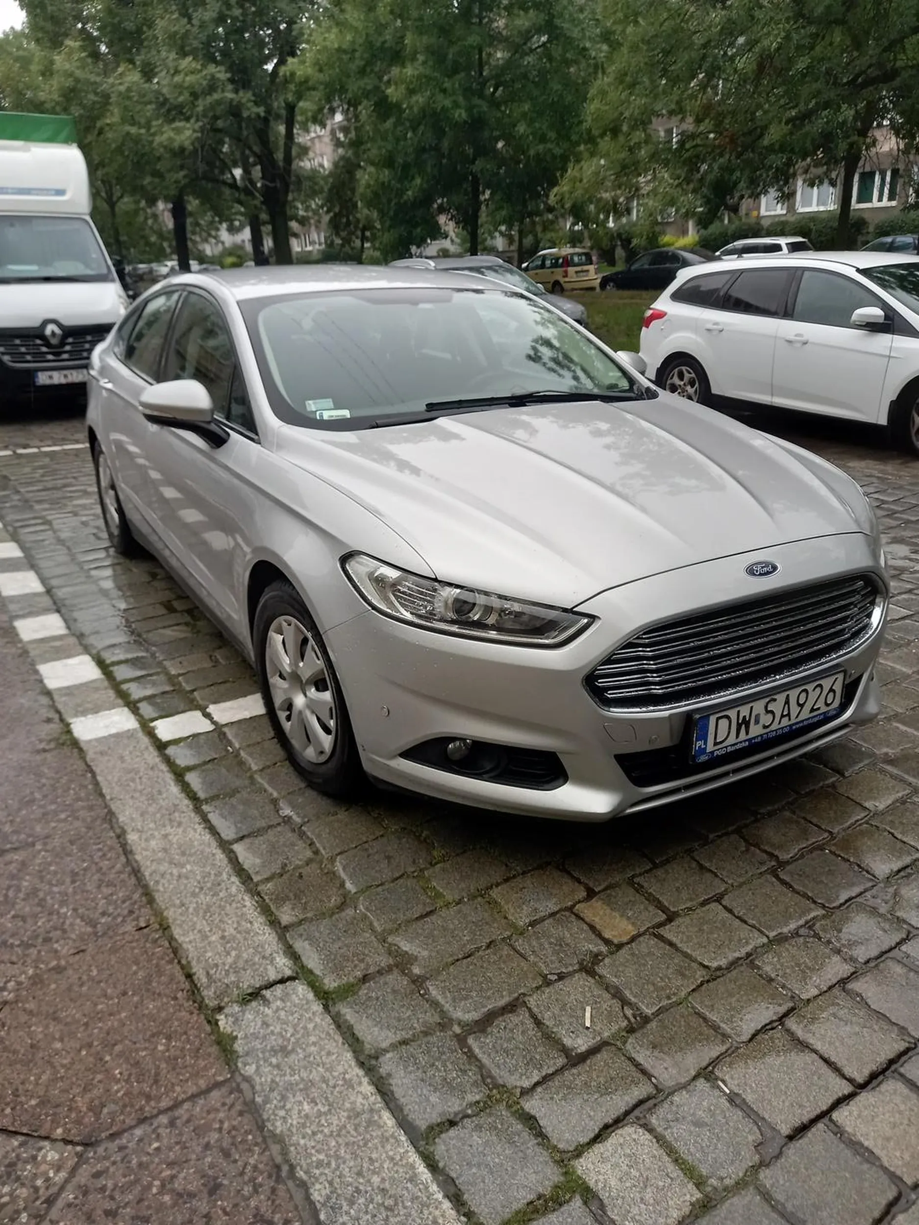 Dziadzie naucz się parkować i nie zastawiaj ludziom wjazdu