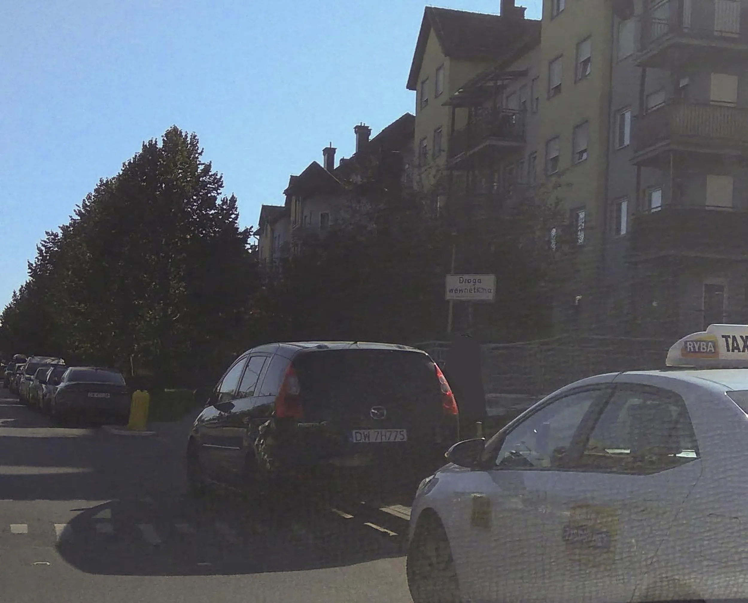 Parkowanie na zakazie na Strońskiej