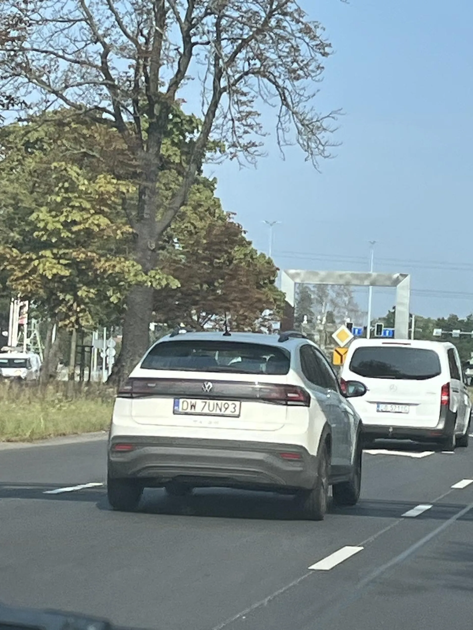 Cymbał skręca na mój pas prawie by we mnie wjechał chinol krzywy