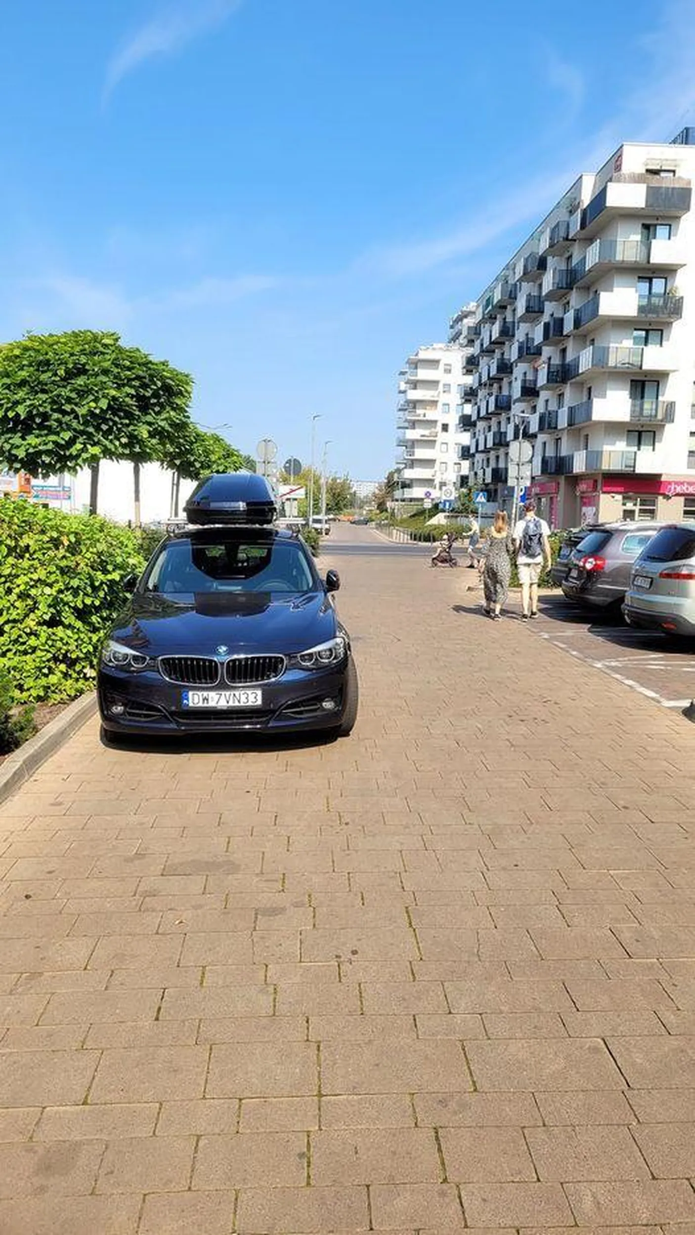 Pajac blokuje drogę pożarową.