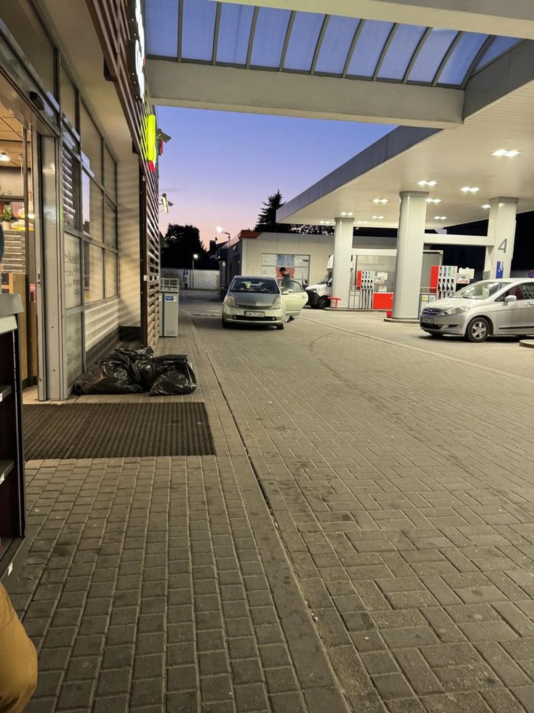 Stanal na srodku dorogo ja mam prace dostarczam towar!!!!!!!!!!!!!!!!!!!! JA MAM PRACE!!!!!! TARYFIKATOR WARIUJE