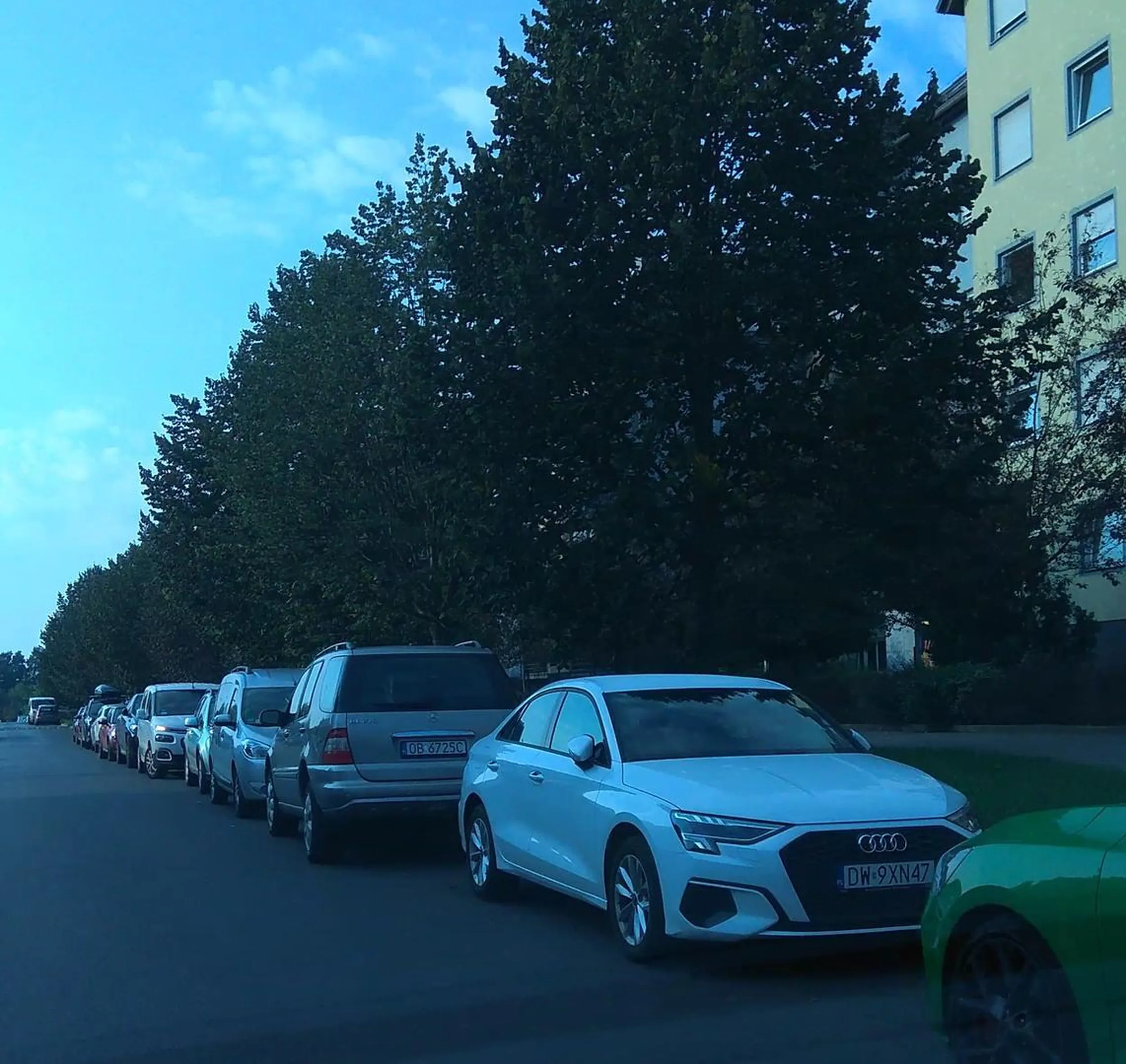 Parkowanie na zakazie na Strońskiej