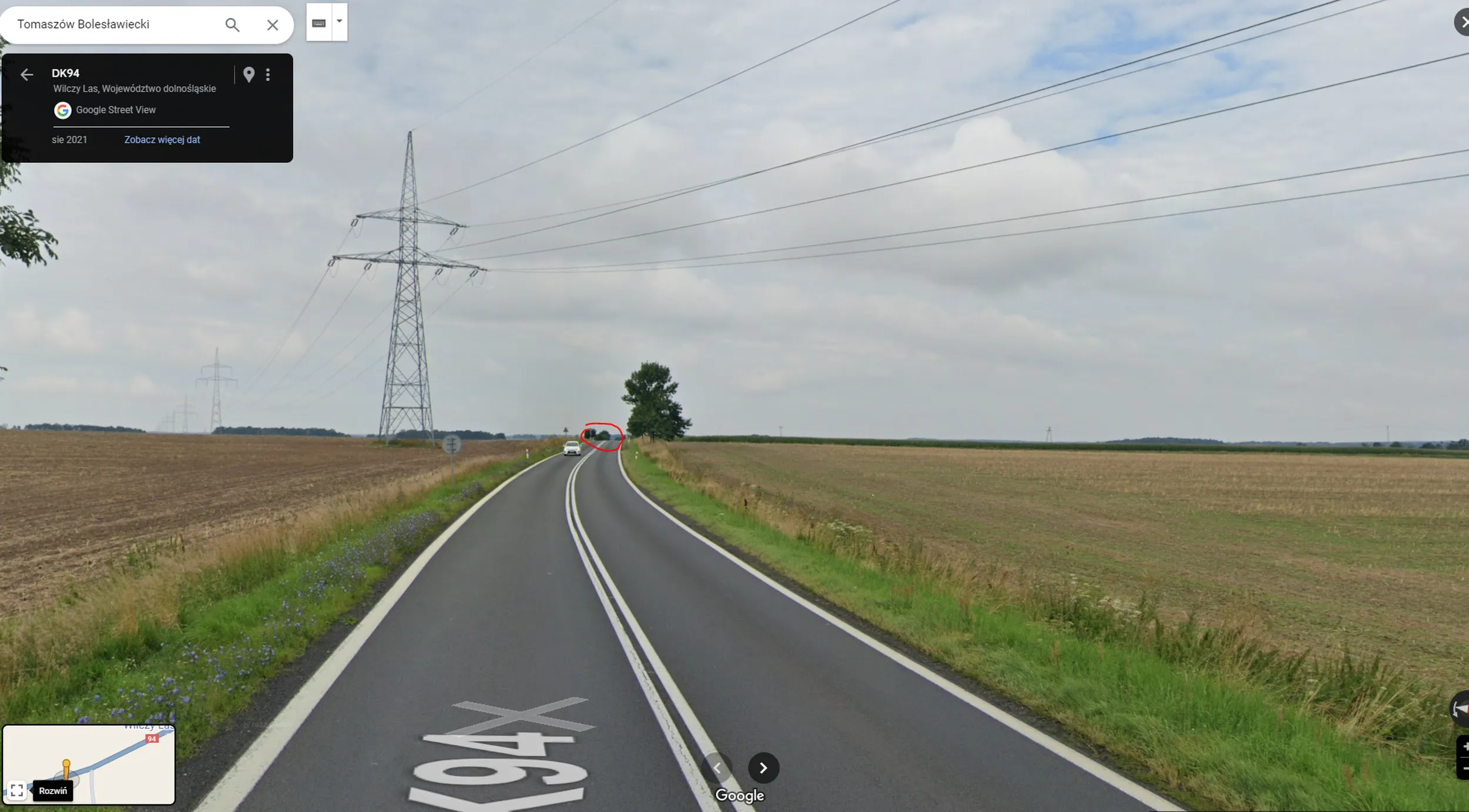 Mistrz wyprzedzania na podwójnej ciągłej w kierunku Bolesławca (przed Tomaszowem Bolesławieckim) z prędkością ponad 120 km/h. Jeśli byłaby to długa prosta z widocznością na 400 m to machnąłbym ręką, ale ten kierowca wyprzedzał w bardzo niebezpiecznym miejscu pod górę, gdzie nie było widać za górką totalnie nic wiec z przeciwka jakby ktoś jechał była by czołówka!