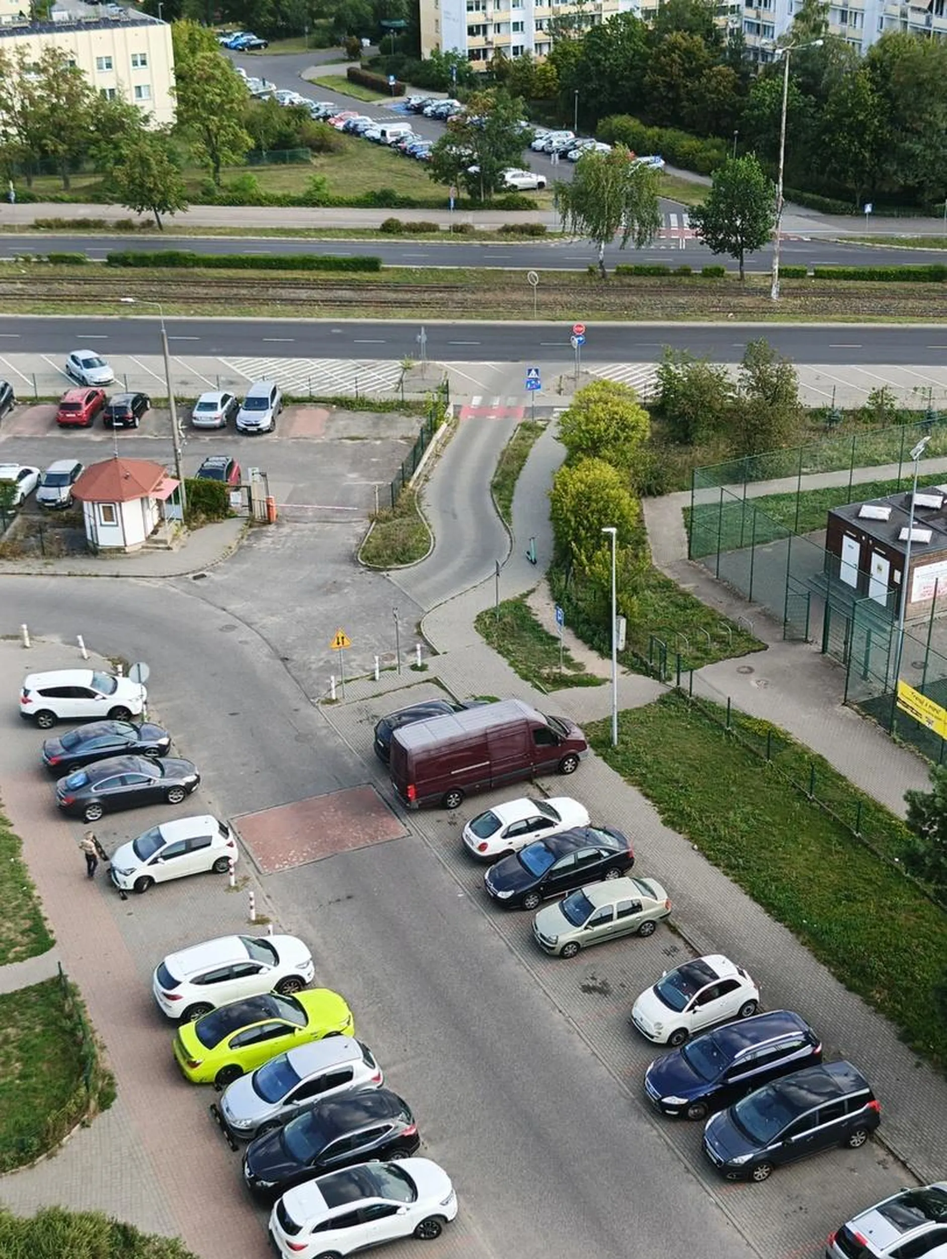 Trochę oleju w głowie by ci się przydało podczas parkowania Jak w tym momencie ma przejechać osoba na wózku inwalidzkim???