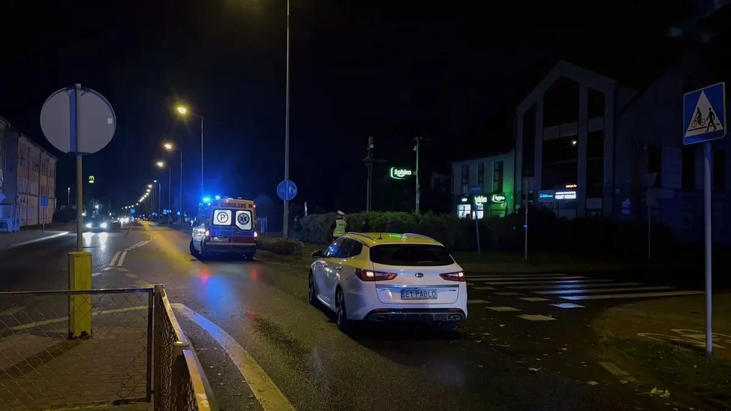 Uwaga na tego kierowcę! Potrącił dziś kobietę w Piotrkowie Trybunalskim, na oznakowanym przejściu dla pieszych!!!