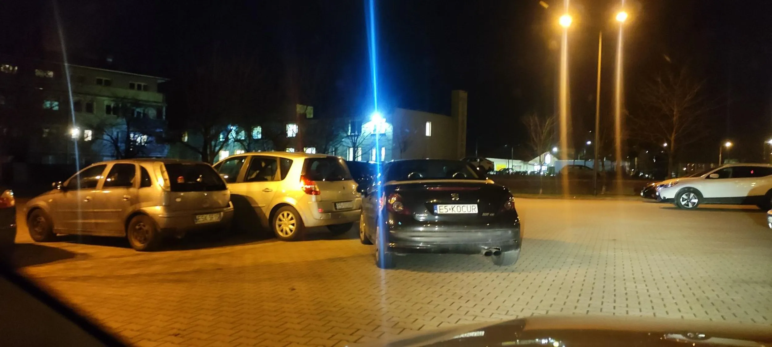 Naucz się parkować amebo!!!