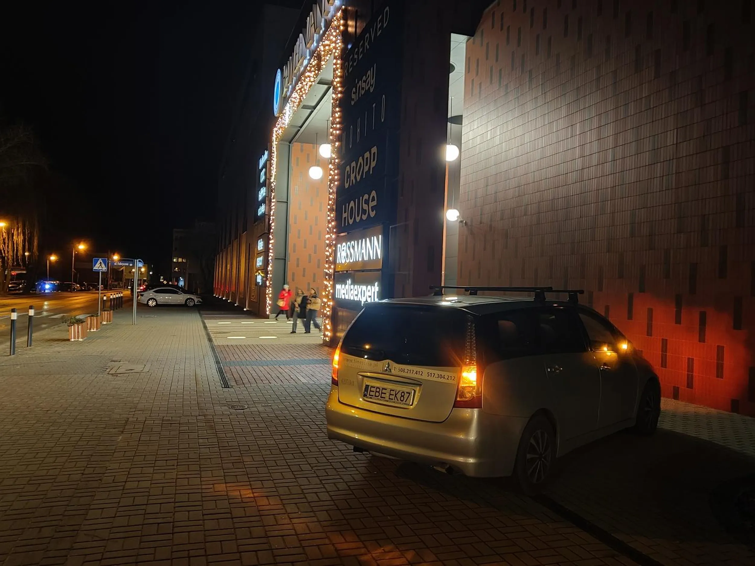 Następnym razem sugeruję wjechać do galerii.