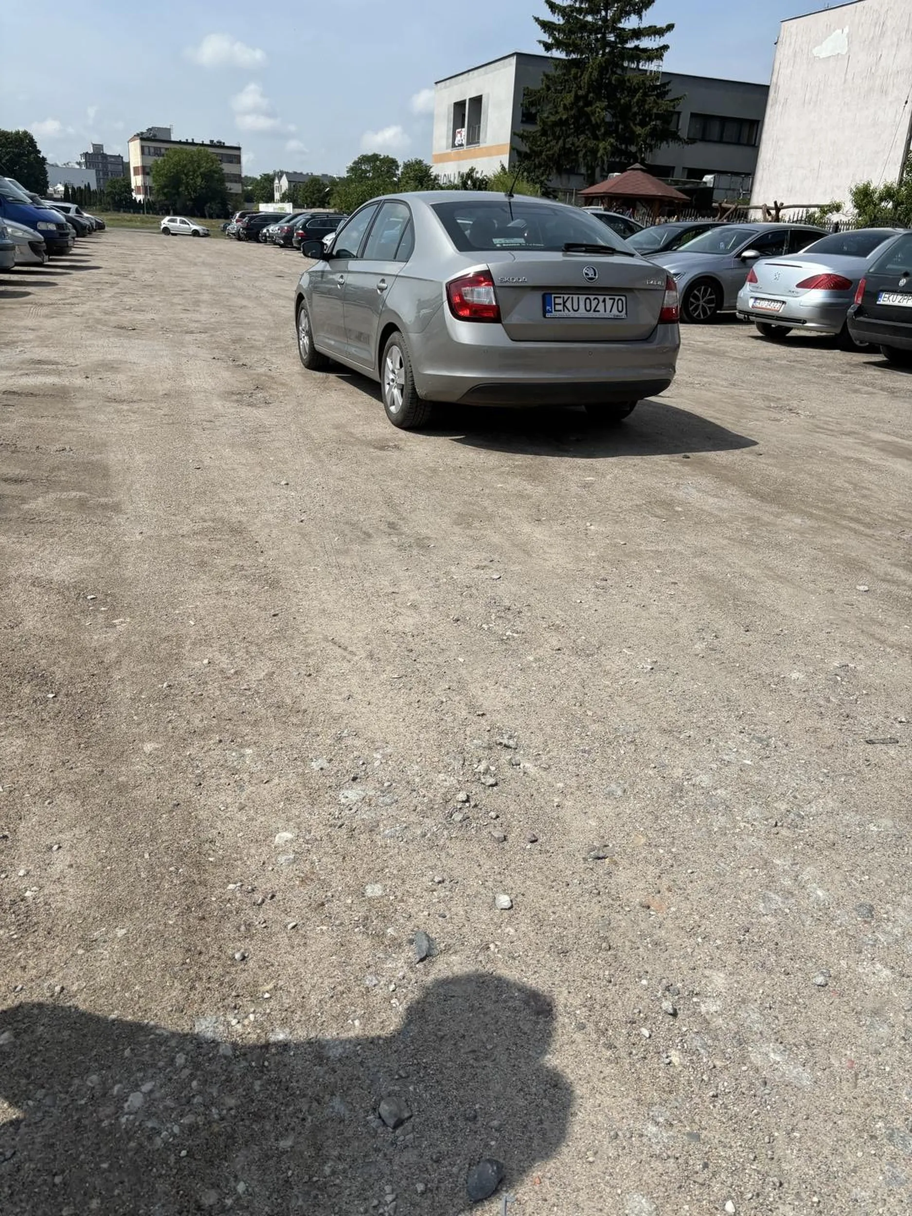 Parkowanie na wysokim poziomie środek ulicy to świetne miejsce