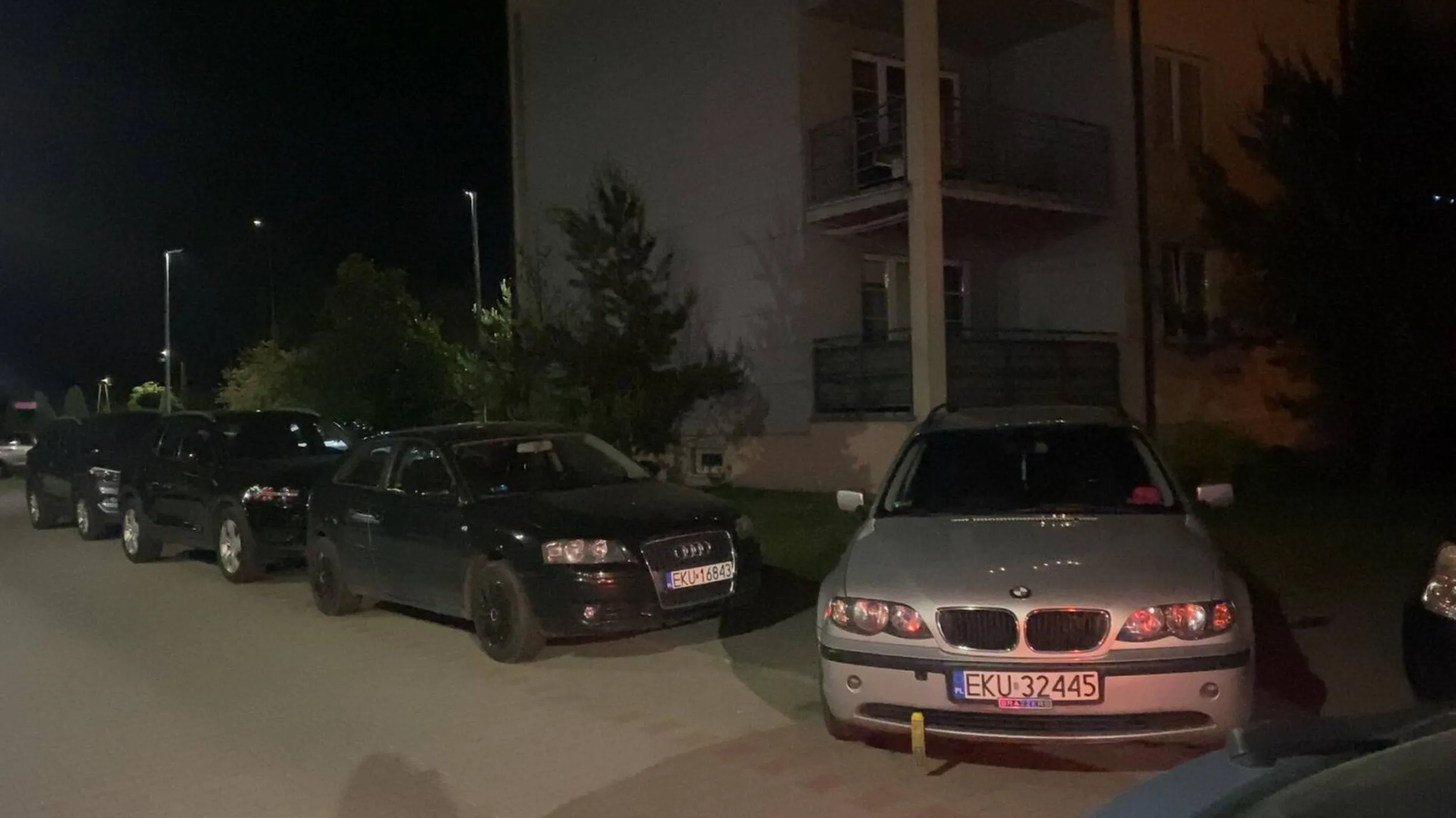 Parkuje na podobnym poziomie co jeździ, nie pozdrawiam