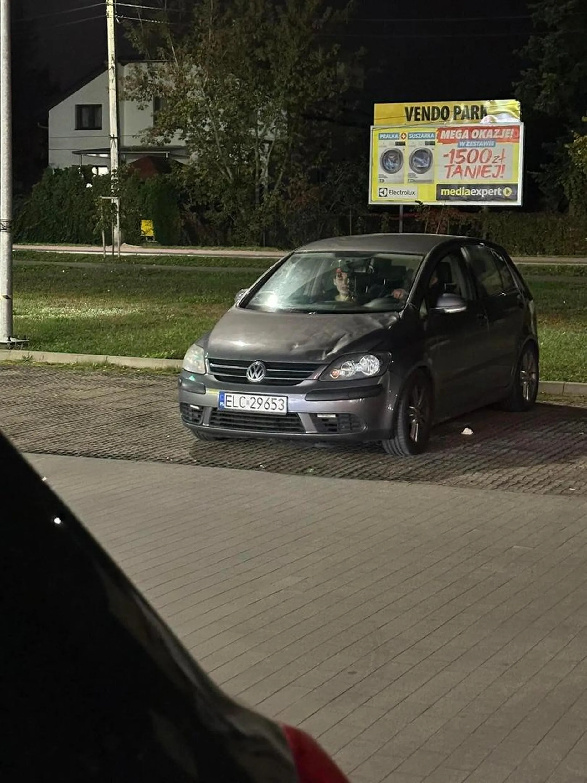 Złodzieje okradli sklep w Kobyłce