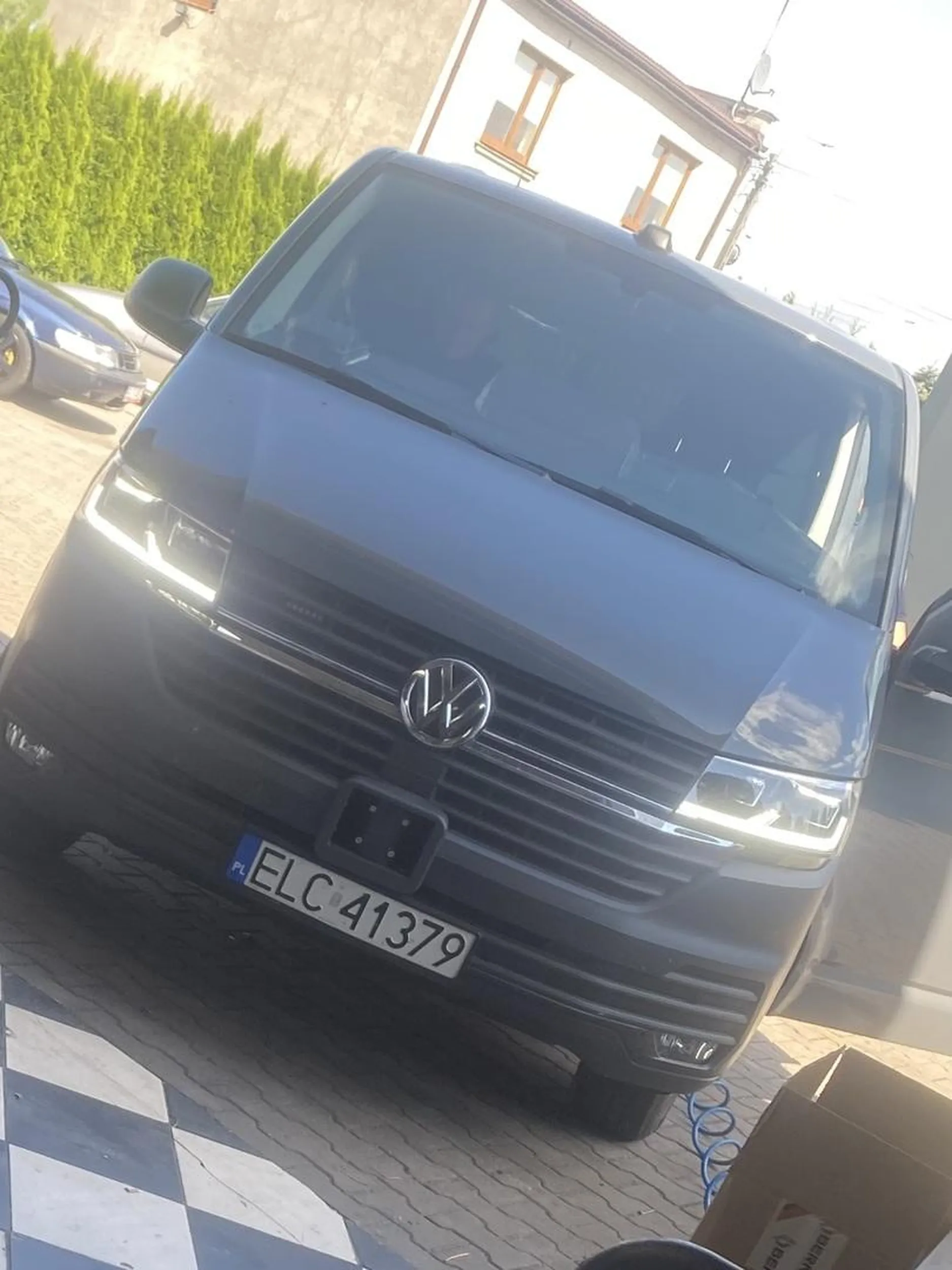 Policja busik nieoznakowani;)