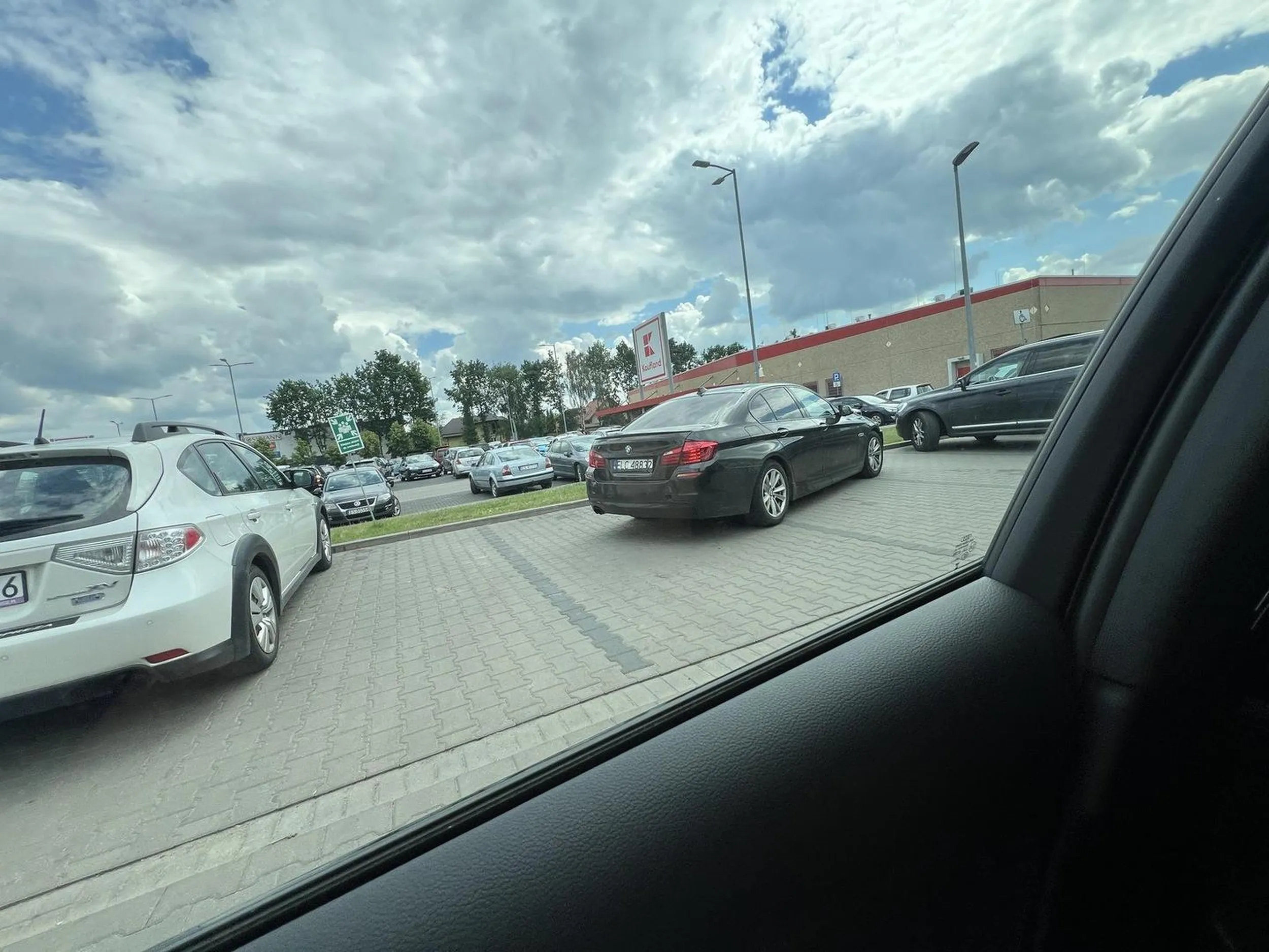 Widziałem wielu idiotów z Łowicza, ale dzisiaj ten mistrz przebił wszystkich. VENDO PARK Skierniewice