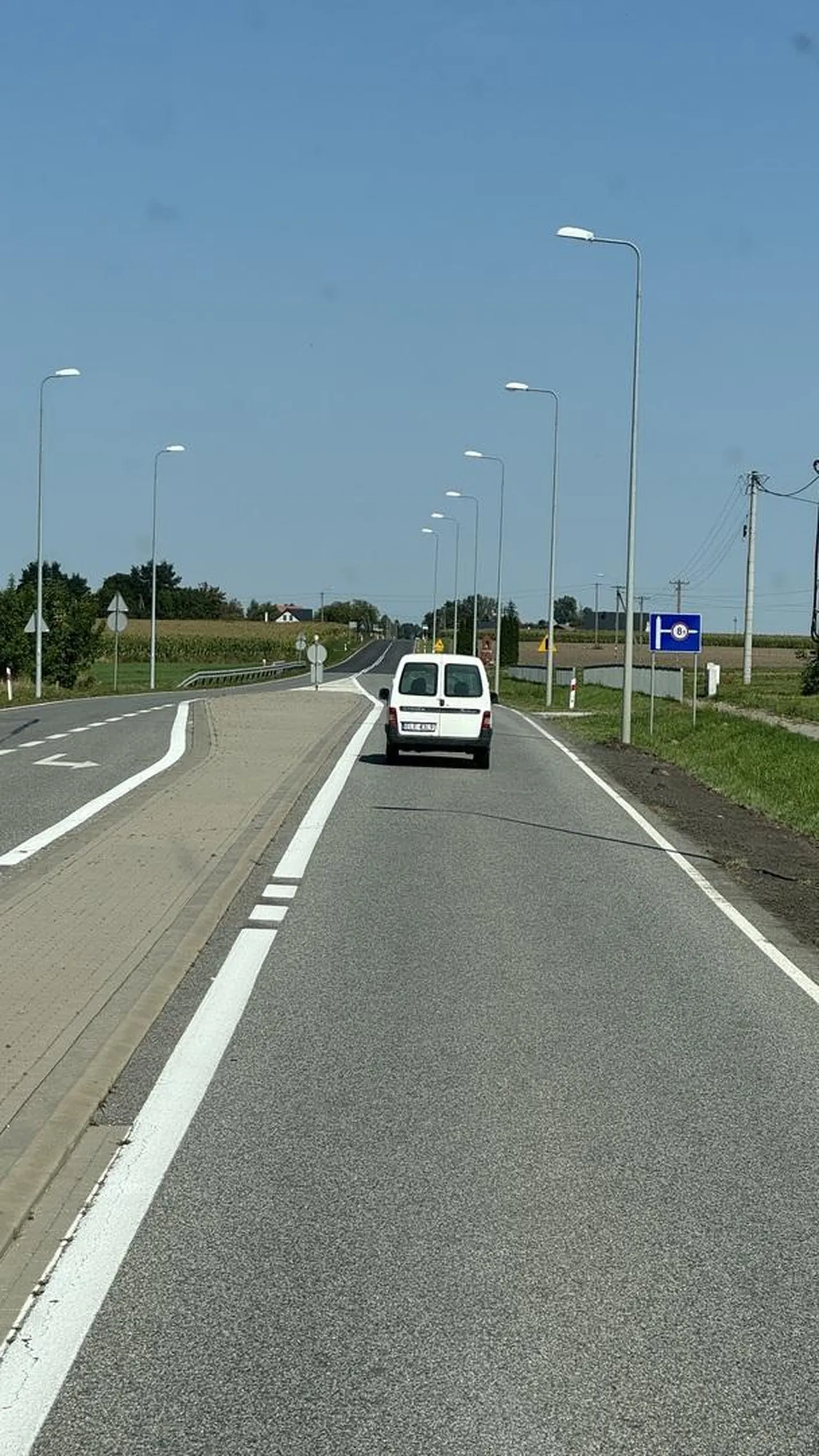 Wypierdalaj tym trupem na złom, kto w ogóle podbił przegląd na tą ruderę, padaczka
