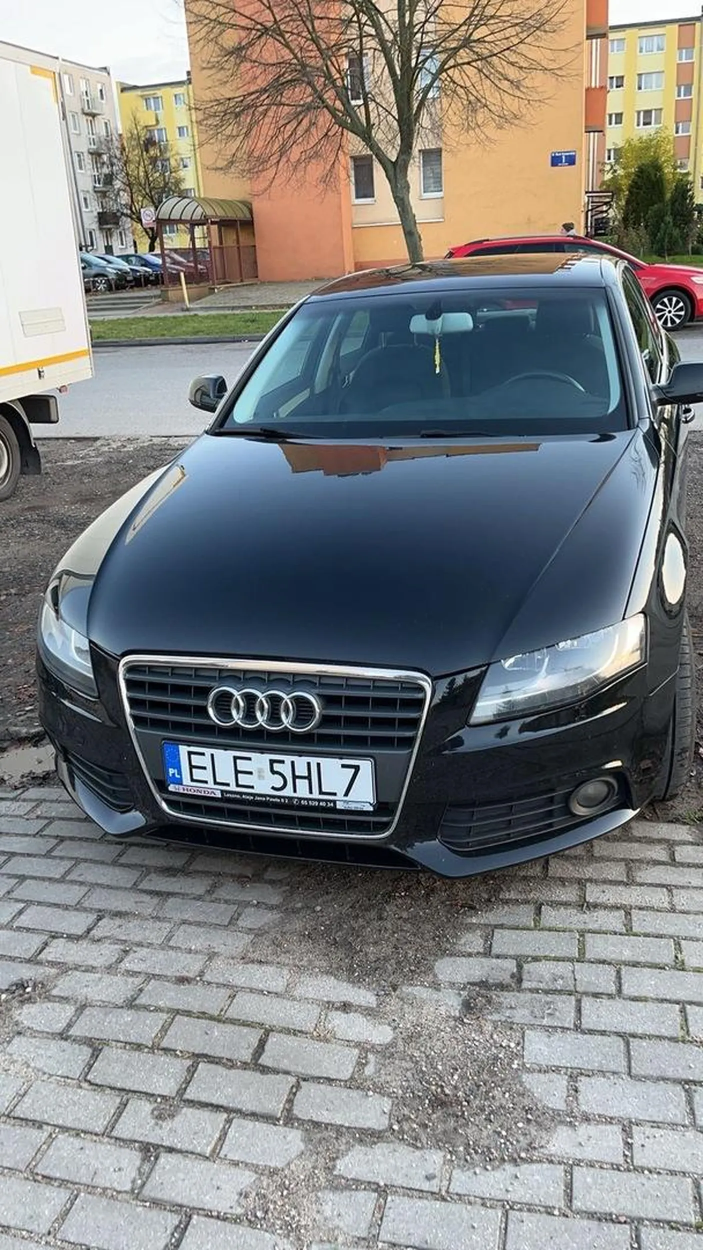 Proszę zatrzymuj się na stopie i zjeżdżaj innym z naprzeciwka