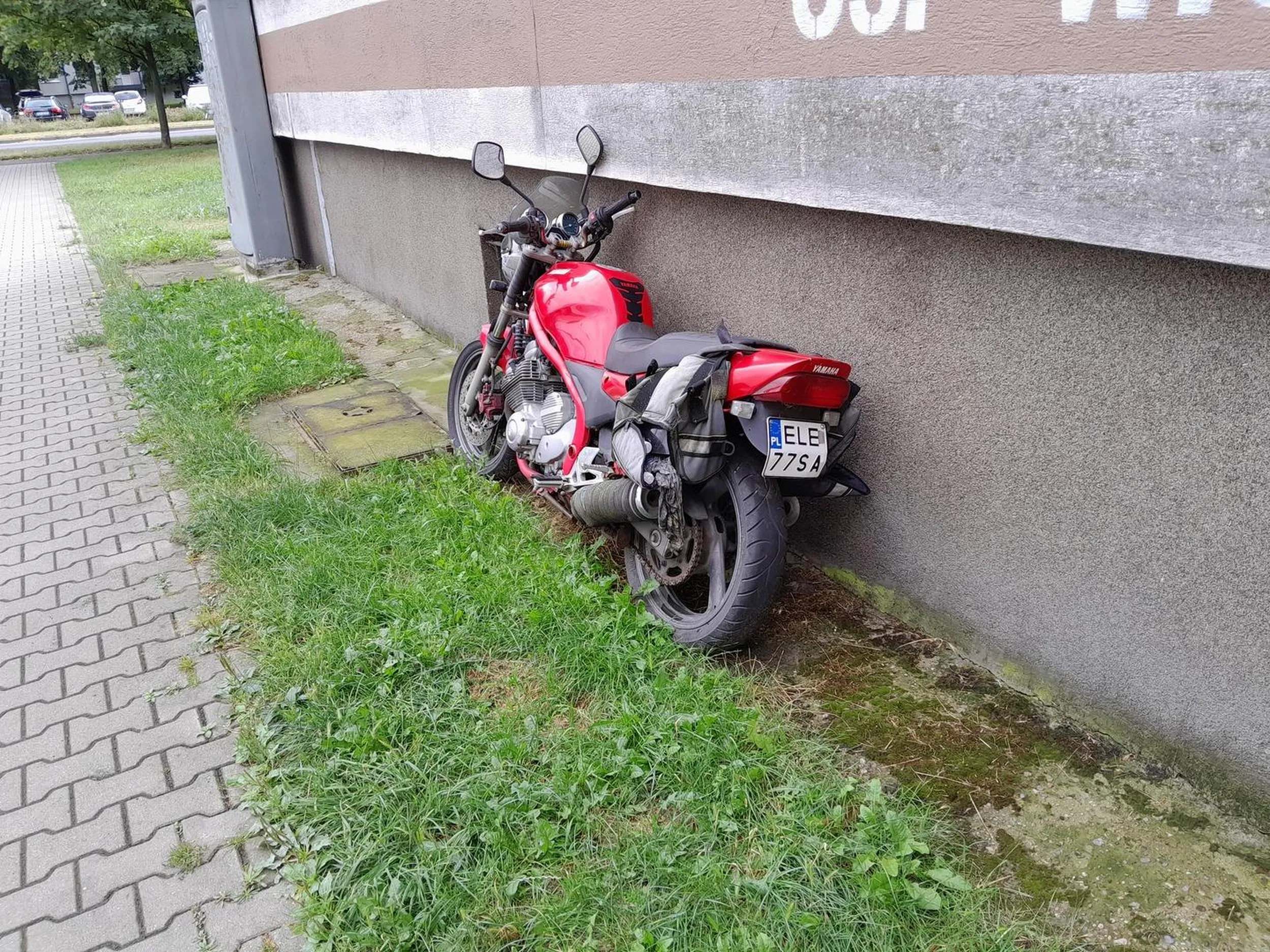 Smutny motor w Poznaniu na osiedlu Wichrowe Wzgórze