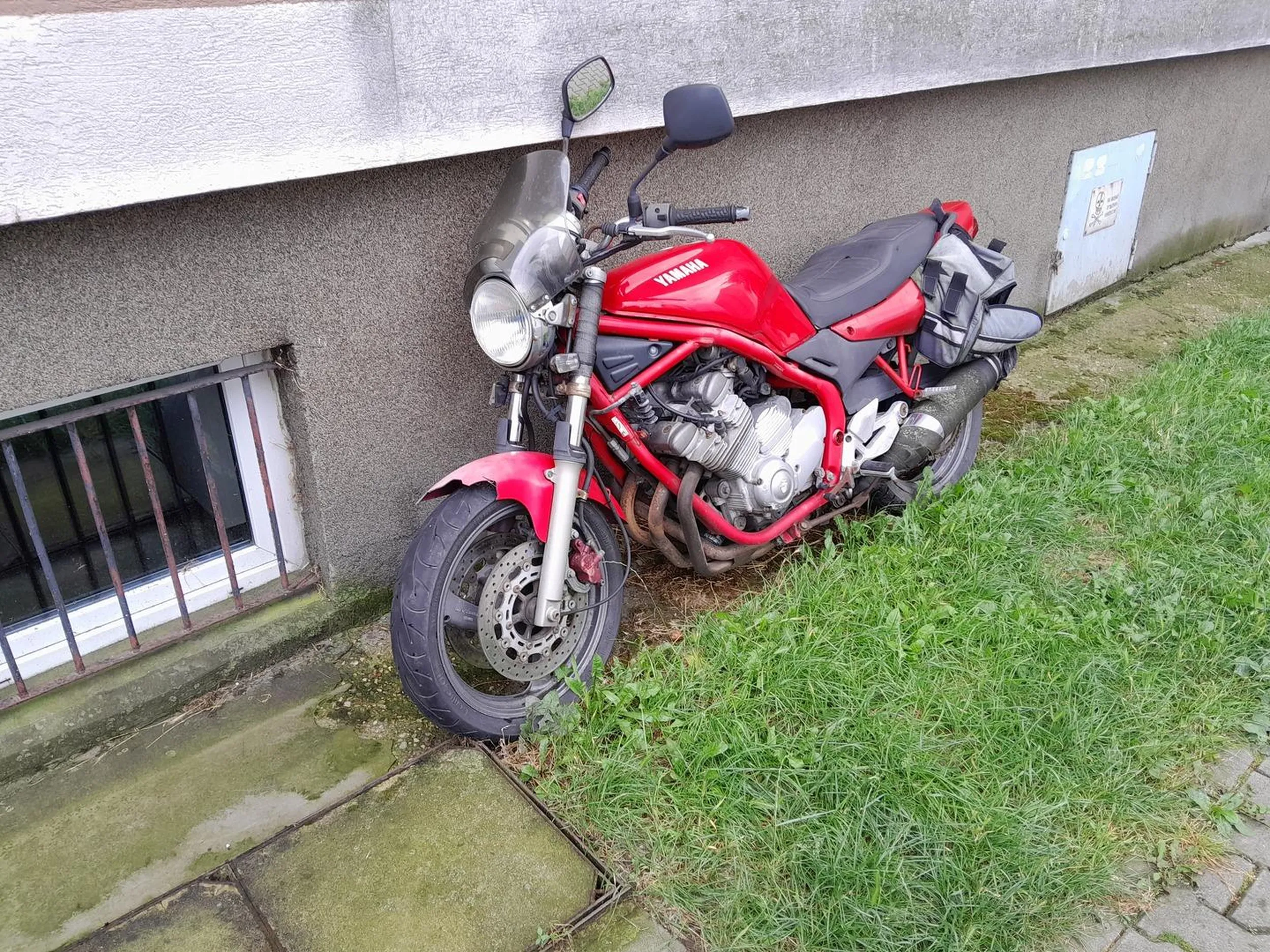 Smutny motor w Poznaniu na osiedlu Wichrowe Wzgórze