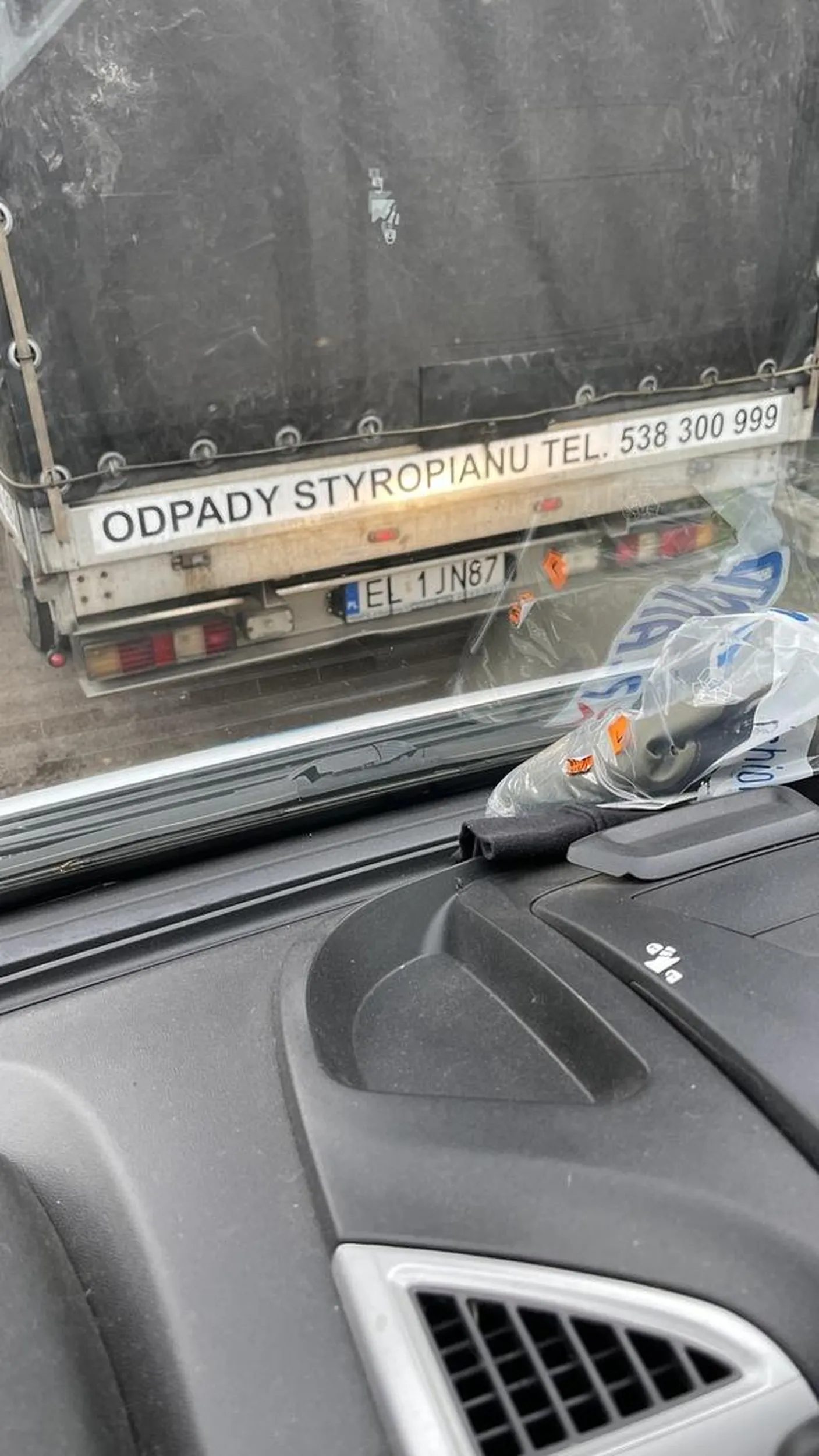 Zawalidroga. zablokował wyjazd, ruszał się jak mucha w smole, na złość robił