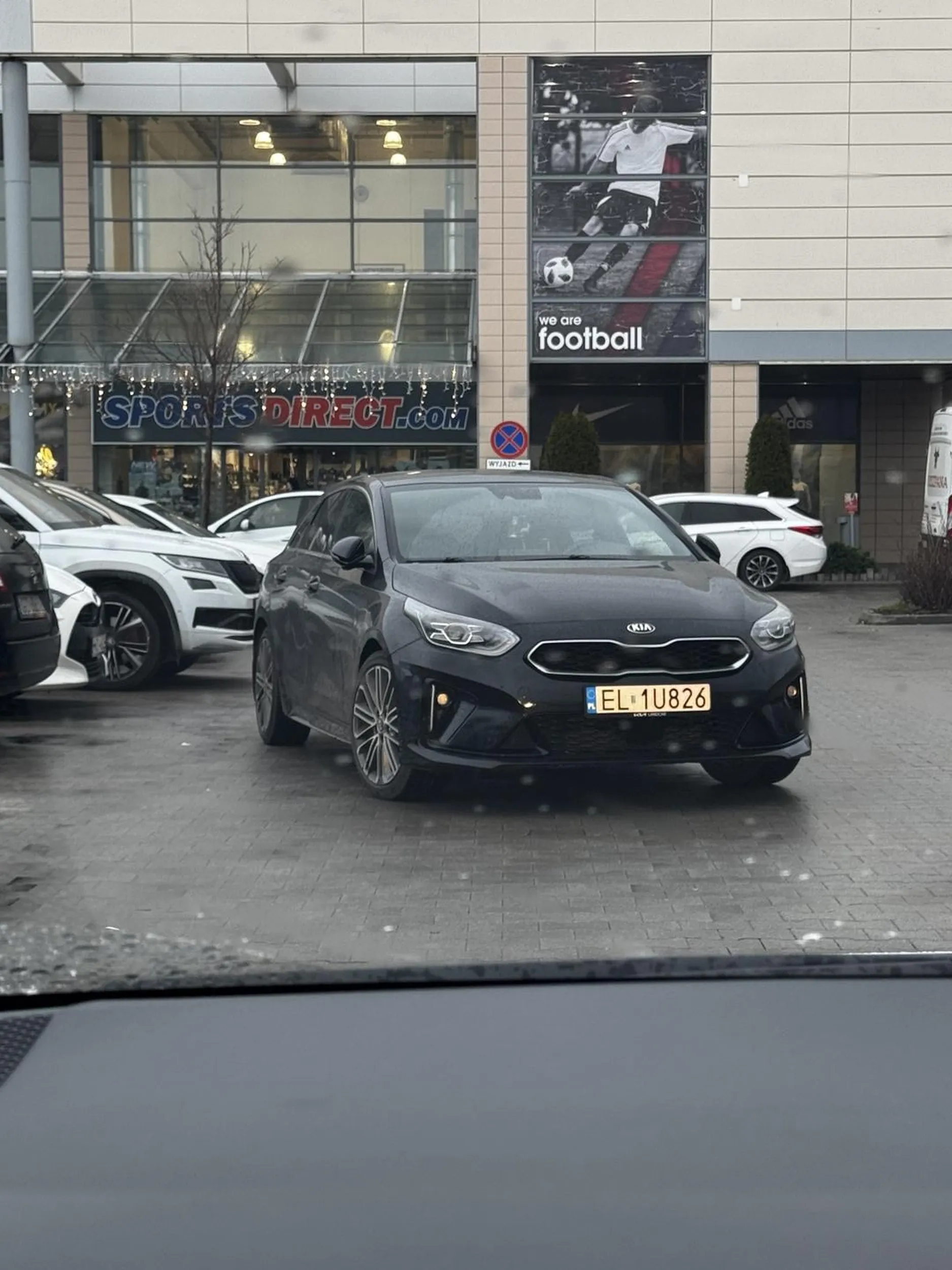 Przyjechał głąb z Łodzi do gdańska stanął na środku drogi i wyszedł :)