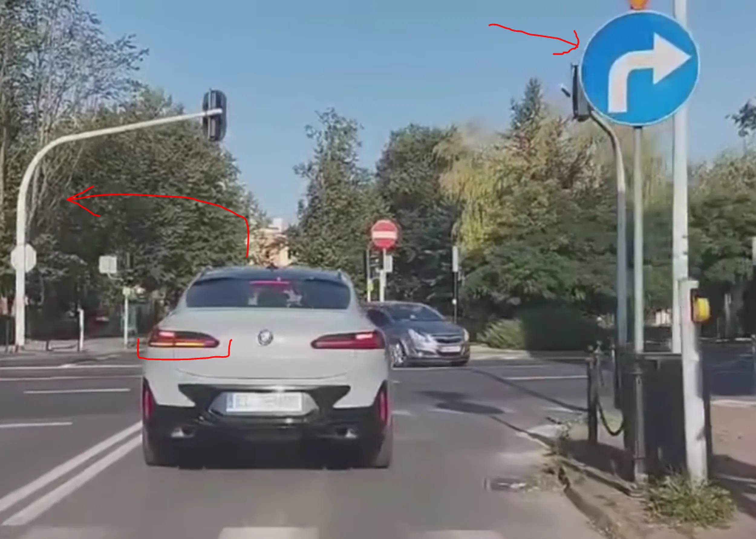 Ty patałachu z BMW, kto ci dał prawko!!