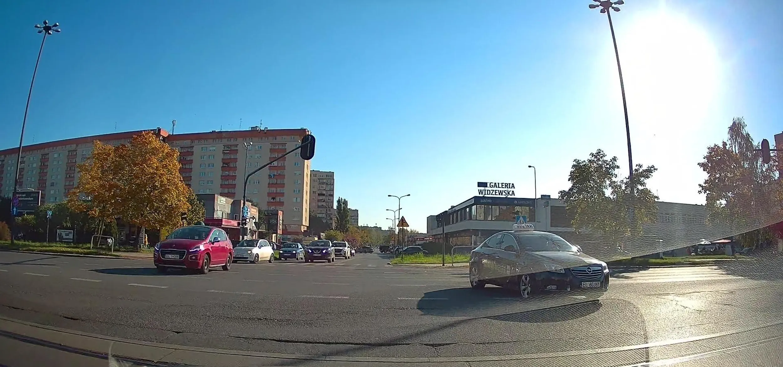 skret w lewo wykonuje sie w taki sposob ?