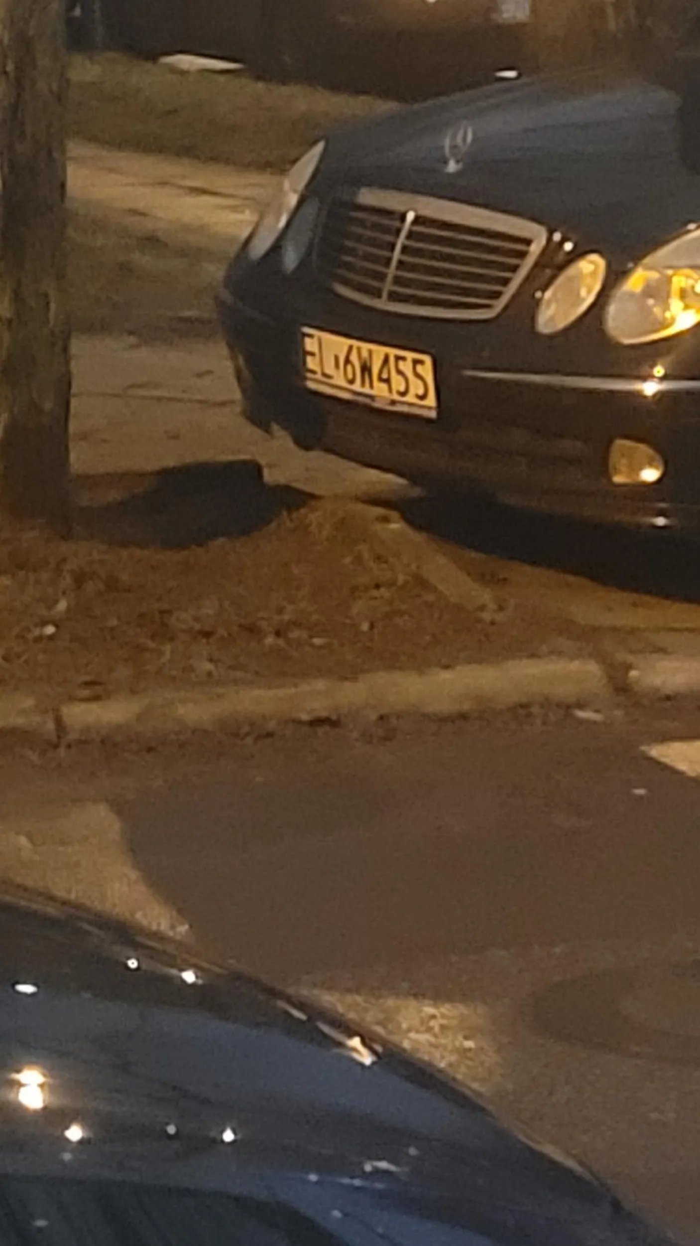 Szkoda ze nie miałem karnego kutasa bo bym z chęcią nakleił na środku szyby ...