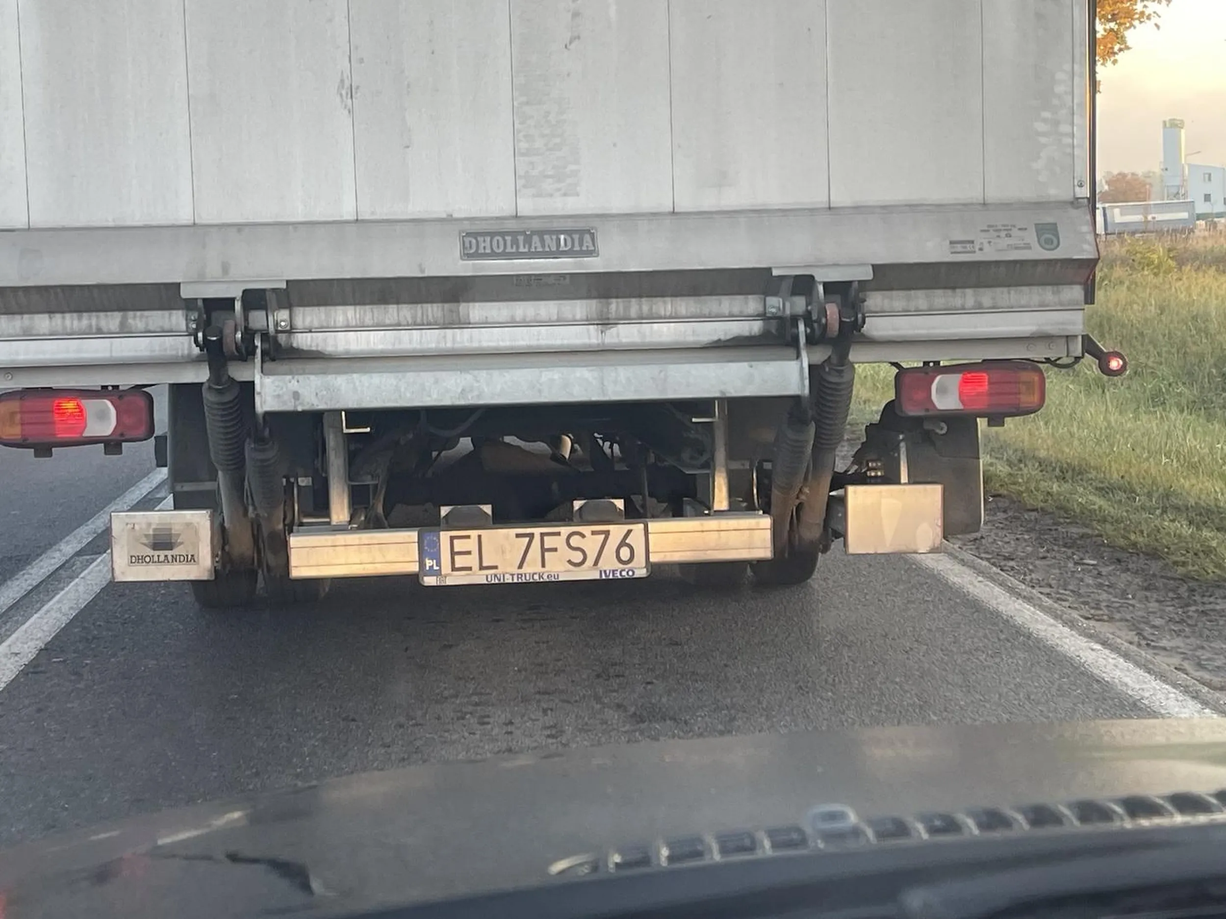 Pan kierowca nie rozumie że jak nie wpuszczam go z podporządkowanej to powinien uszanować moje pierwszenstwo, a nie się wpierdalać